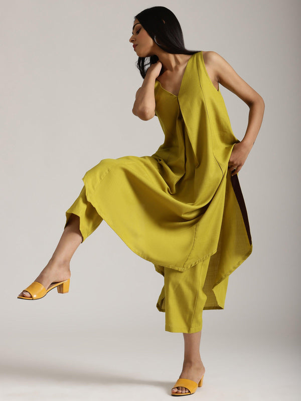 trueBrowns Cotton Linen Lime Green Sleeveless Flared Kurta Pant Set | Relove