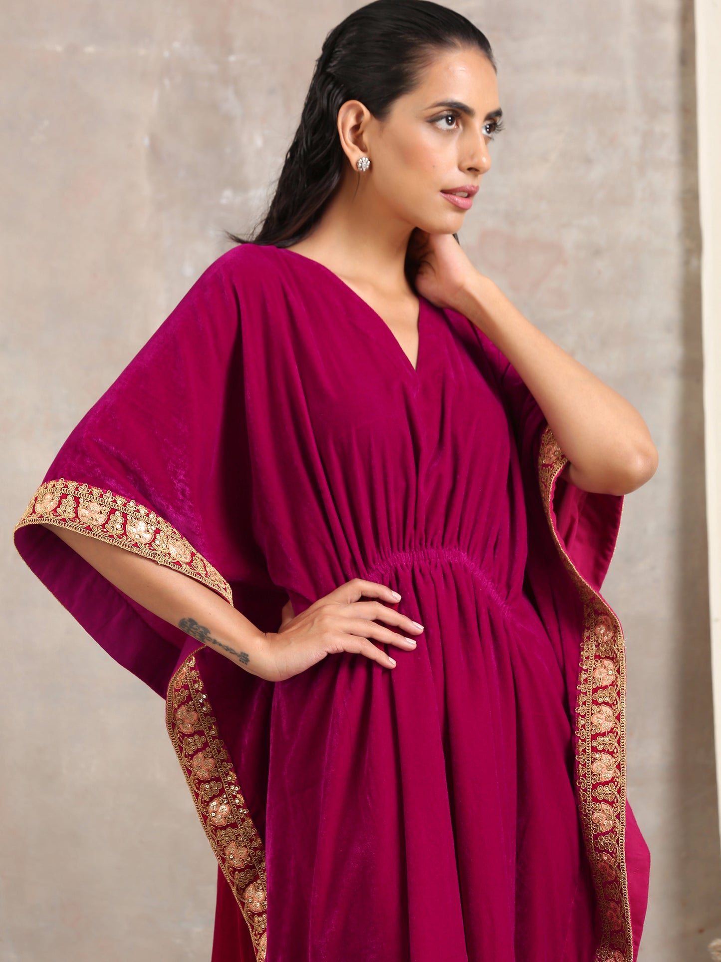 trueBrowns Pink Velvet Lace Kaftan - Distacart