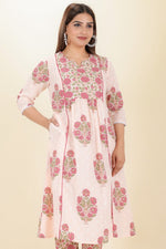 Thumbnail for Aramya Panelled Soft Cotton Butti Print Women's Kurta - Pink - Distacart