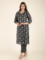 Thumbnail for Aramya Straight Soft Cotton Ikat Print Women's Kurta - Black - Distacart