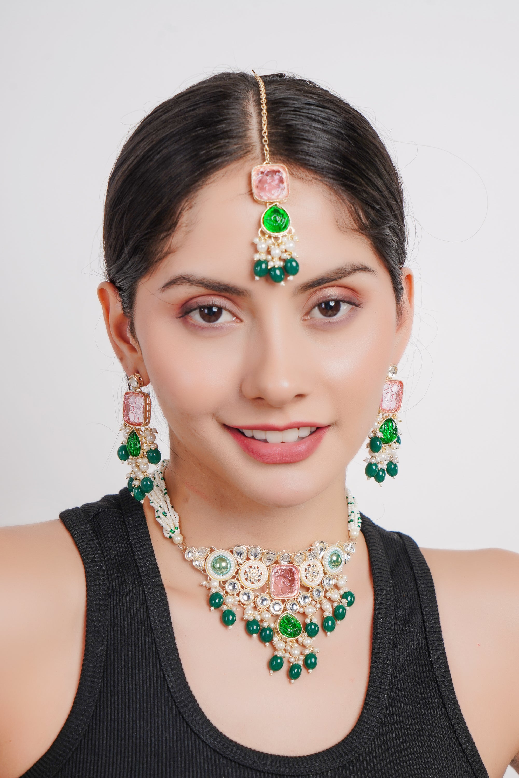 Divisha Alloy Gold-plated Trendy Multicolour Choker Pearl Jewellery Set