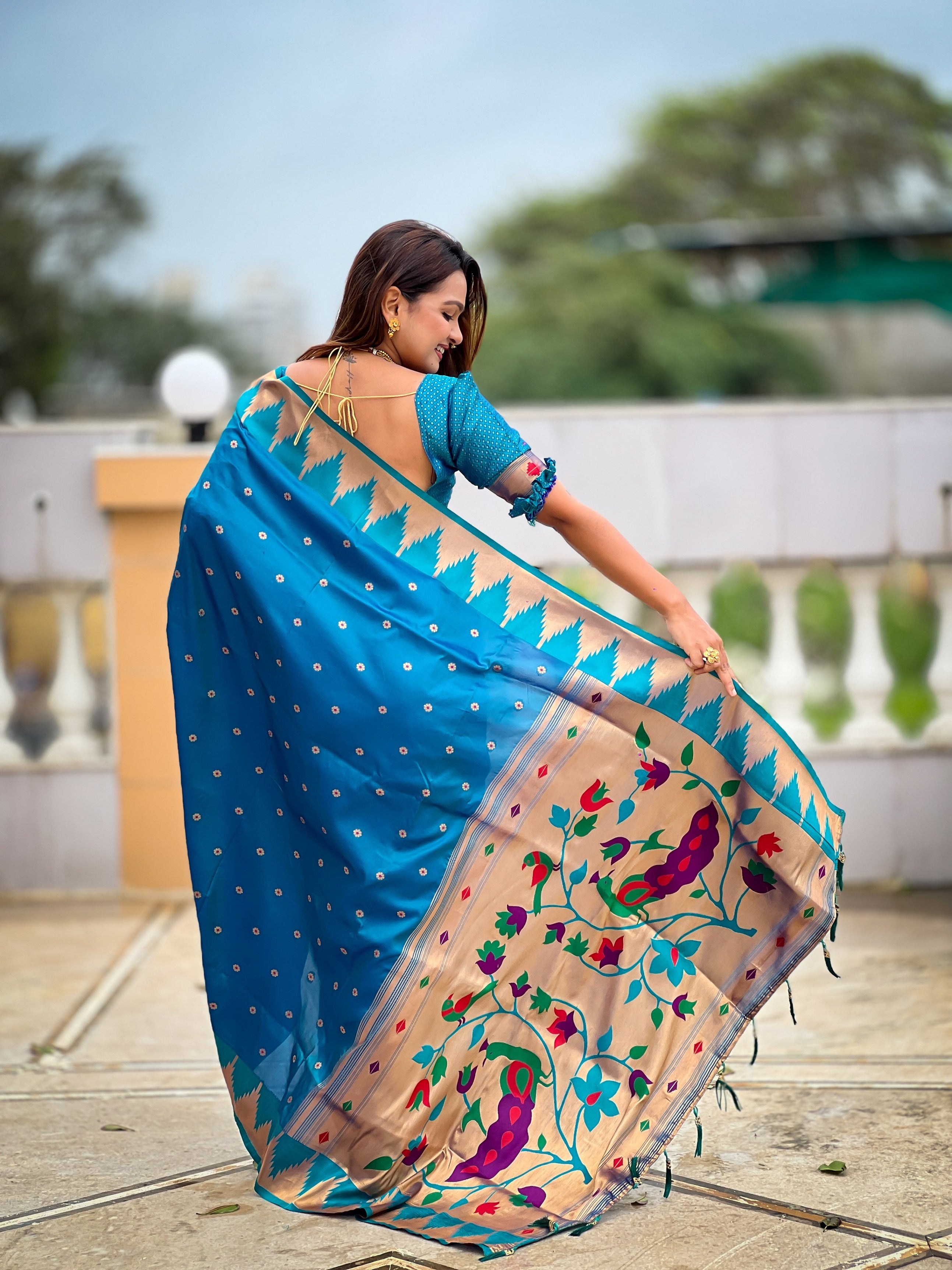 Vedant Vastram Soft Litchi Silk Banarasi Silk Jacquard Saree - Firozi - Dista