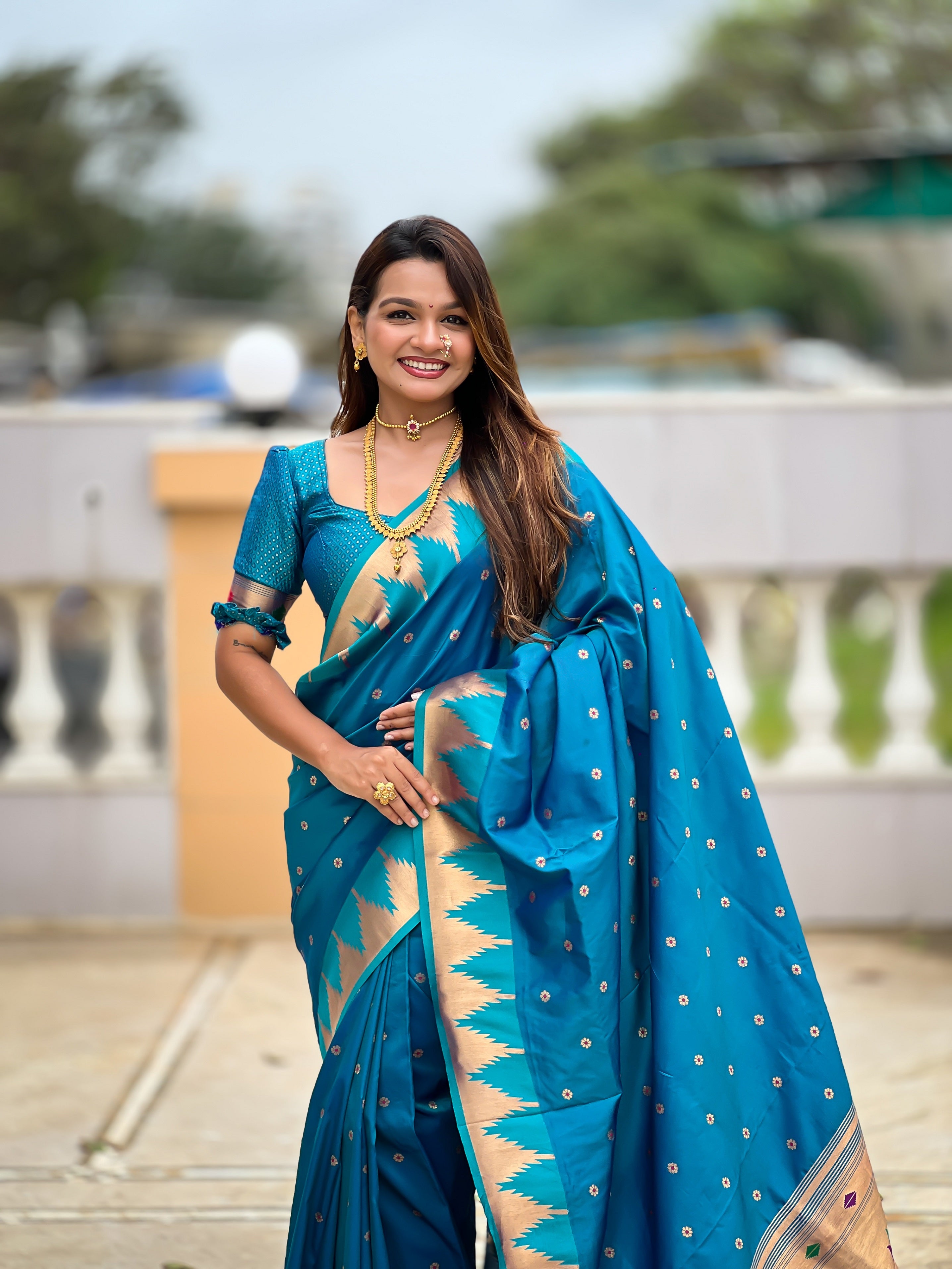 Vedant Vastram Soft Litchi Silk Banarasi Silk Jacquard Saree - Firozi - Dista
