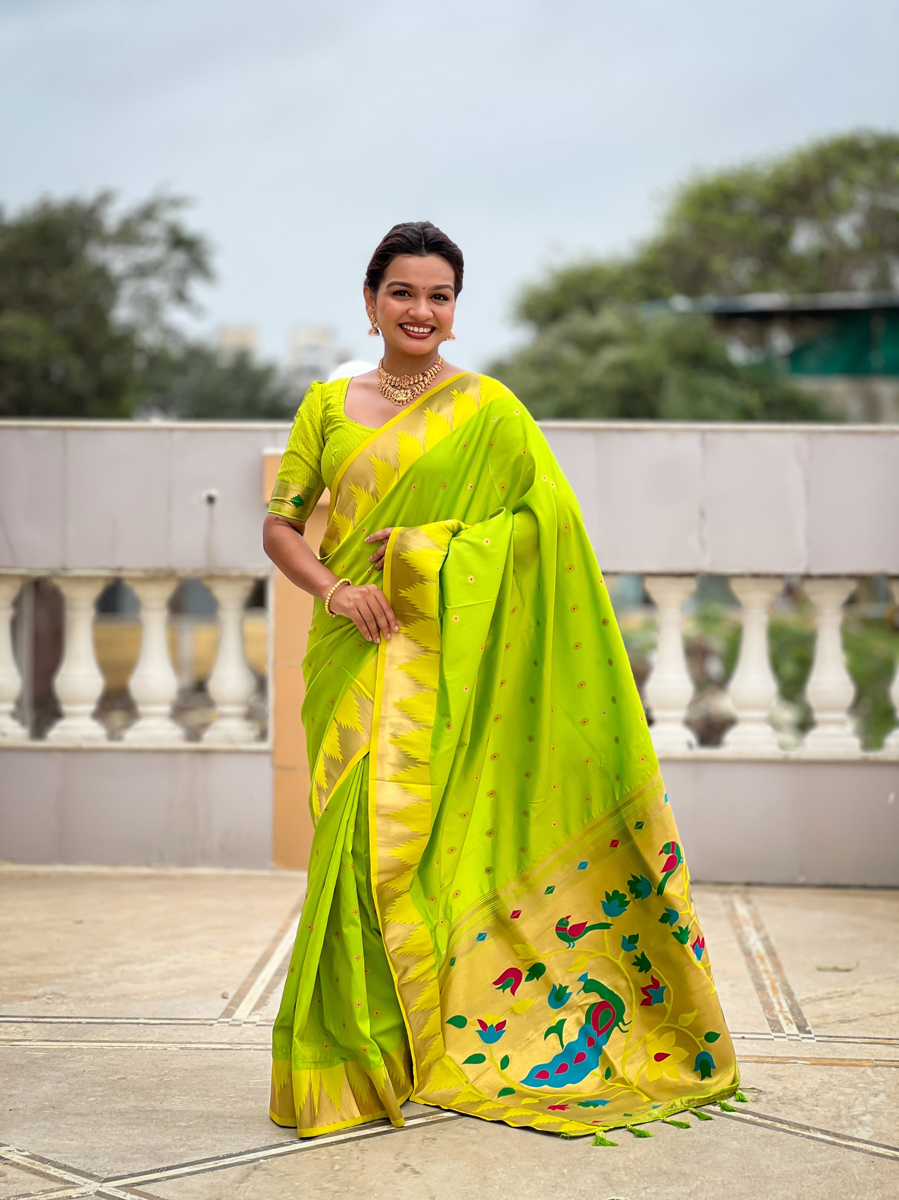 Vedant Vastram Soft Litchi Silk Banarasi Silk Jacquard Saree - Teal Green - Dista