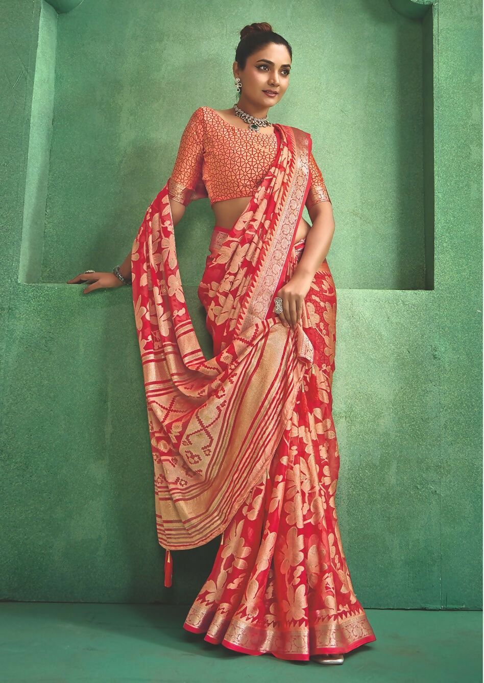 Joban Fashion Redbull Moss Brasso With Kasab Zari Border Saree & Tassels With Brasso Blouse