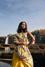 Thumbnail for trueBrowns Yellow Muslin Ikat Ready to Wear Saree - Distacart