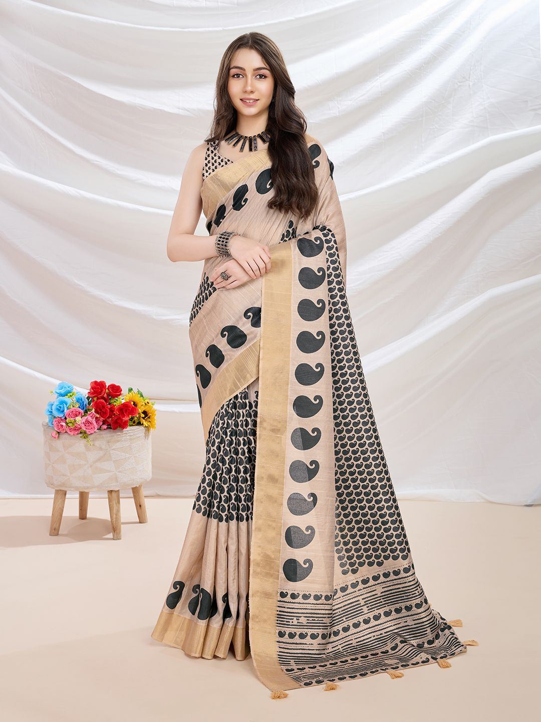 Mitera Paisley Silk Blend Saree - Distacart