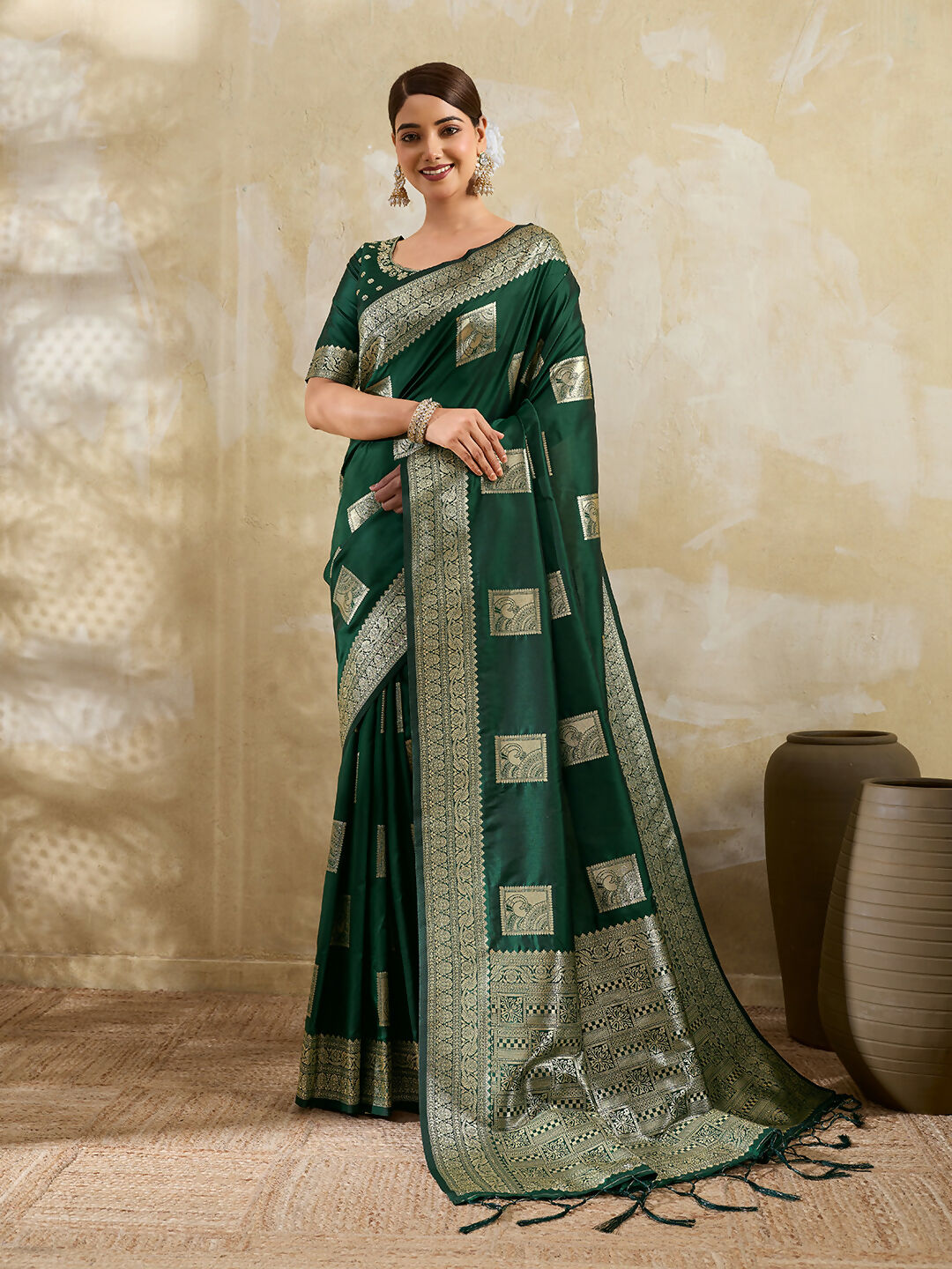 Shree Shyam Fashion Dark Green Silk Blend Saree - Distacart