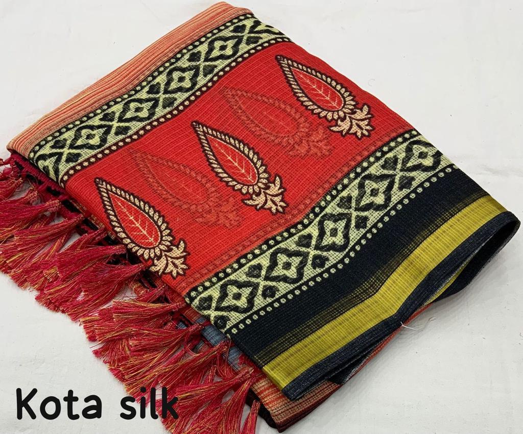 Red Silk Blend Geometric Saree with Unstitched Blouse - A2M