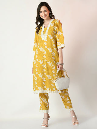 Myshka Women's Yellow Printed Kurta With Trousers - Distacart