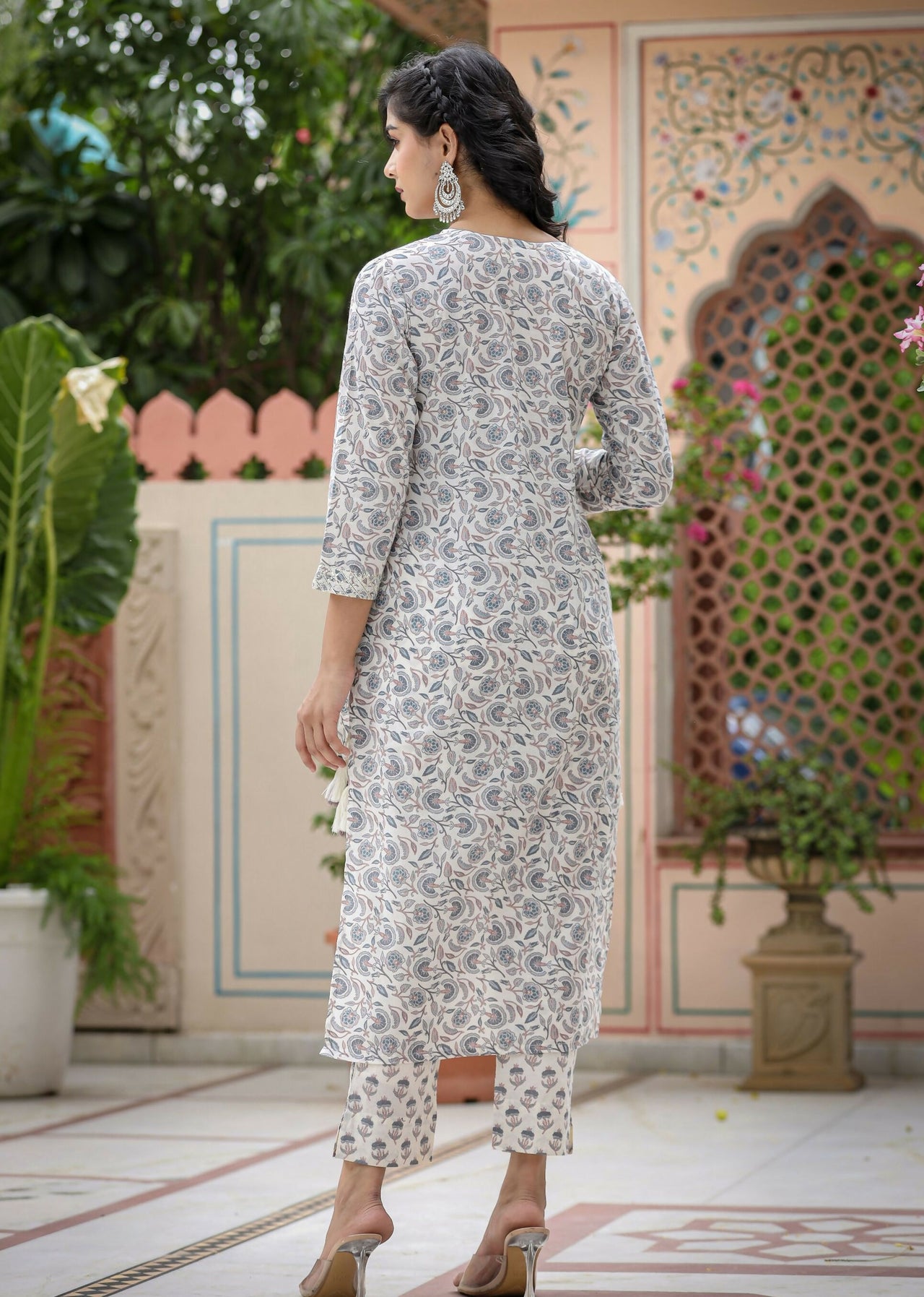 Kaajh Women's White Grey Floral Print Cotton Kurta Pant Set - Distacart