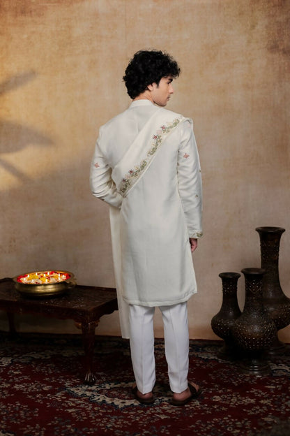 Falling Raw Silk Off White Geometric Symphony Kurta Set By Hilo Design - Distacart
