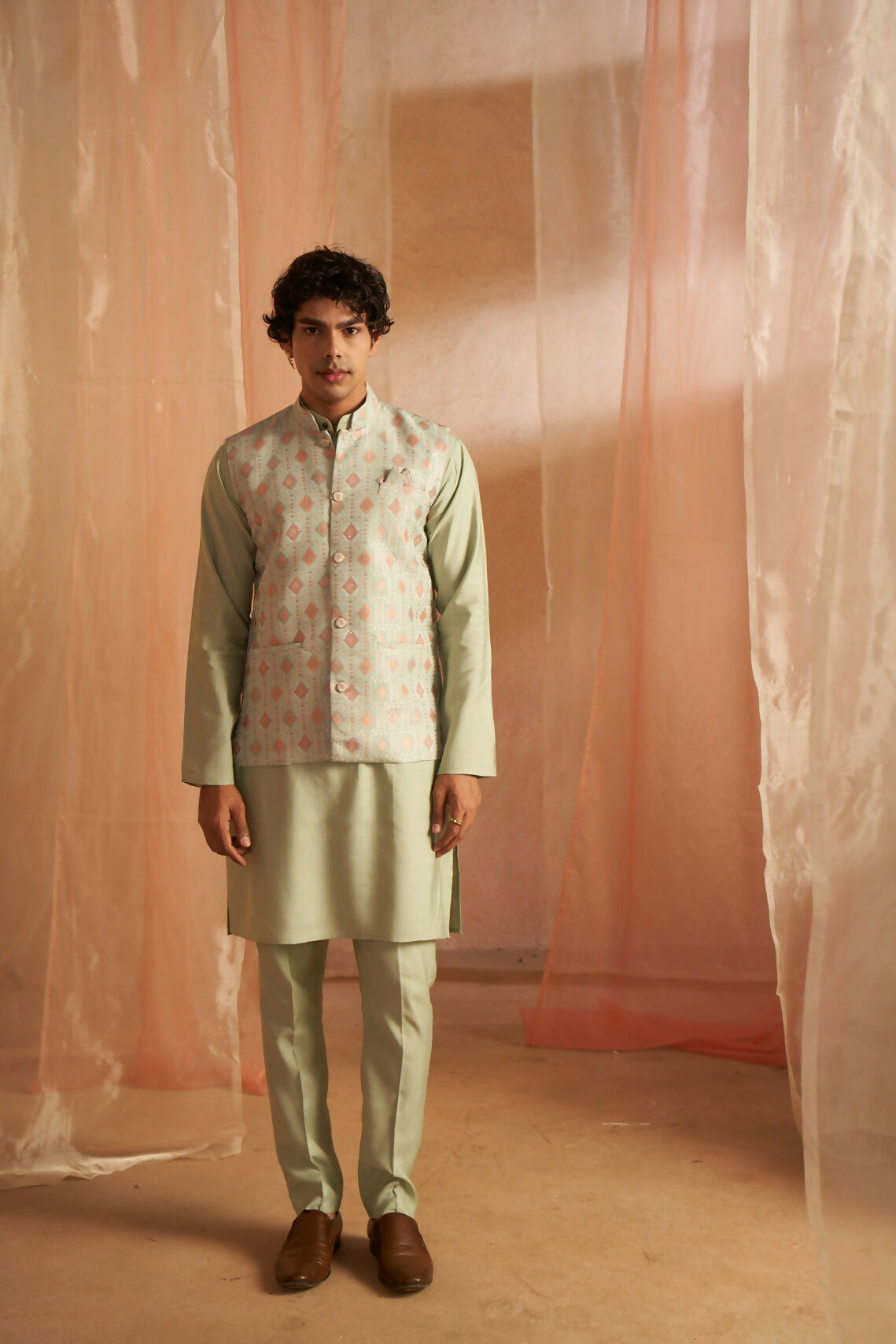 mkb3239-1_54269332846_o