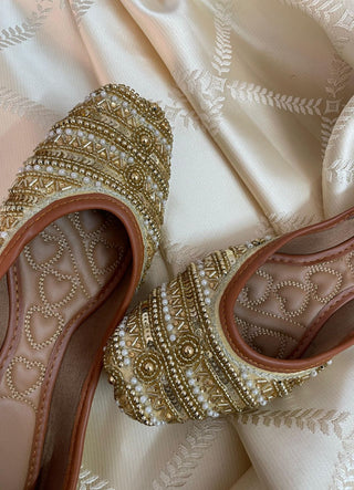 Desi Colour Women Indian Ethnic Footwear-Gold line