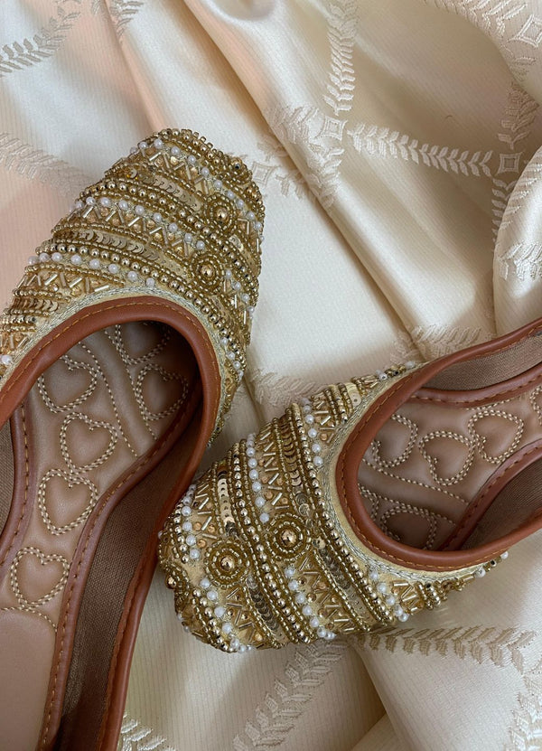 Desi Colour Women Indian Ethnic Footwear-Gold Lines Dabka - Distacart