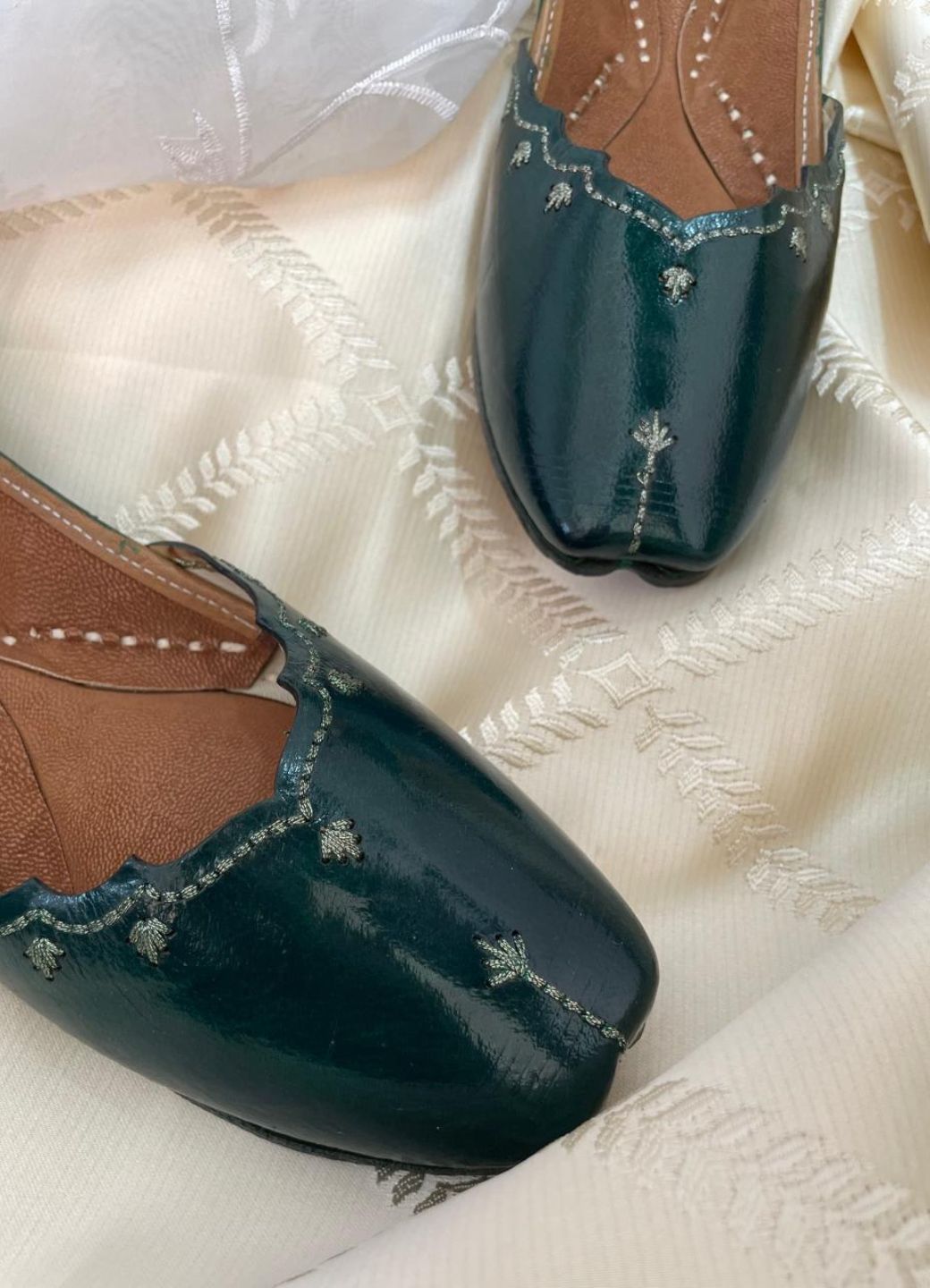 Desi Colour Women Indian Ethnic Footwear-Green Elegance - Distacart