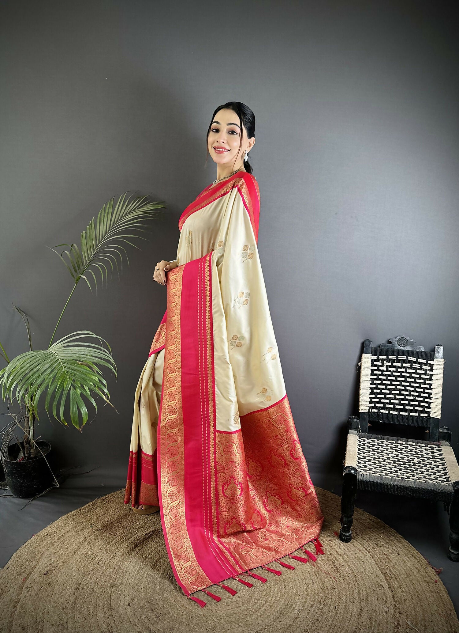 Joban Fashion Cream Banarasi Soft Silk Woven Saree