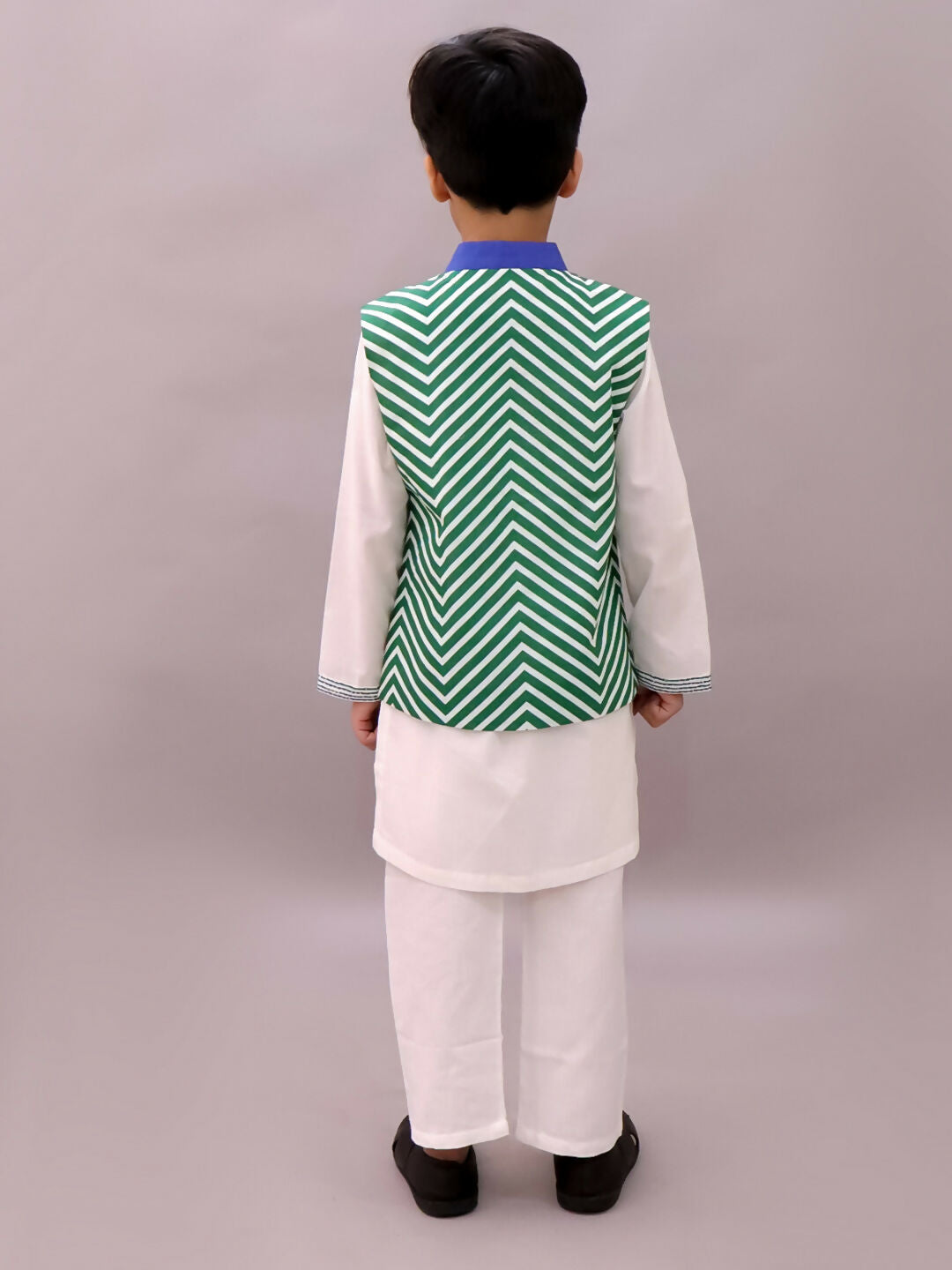Lil Drama Shor-Gul White Kurta Pyjama with Green Jacket Set For Boys