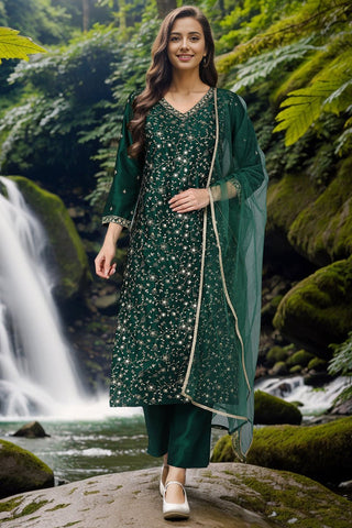 Ahika Green Silk Blend Embroidered Kurta Pant With Dupatta