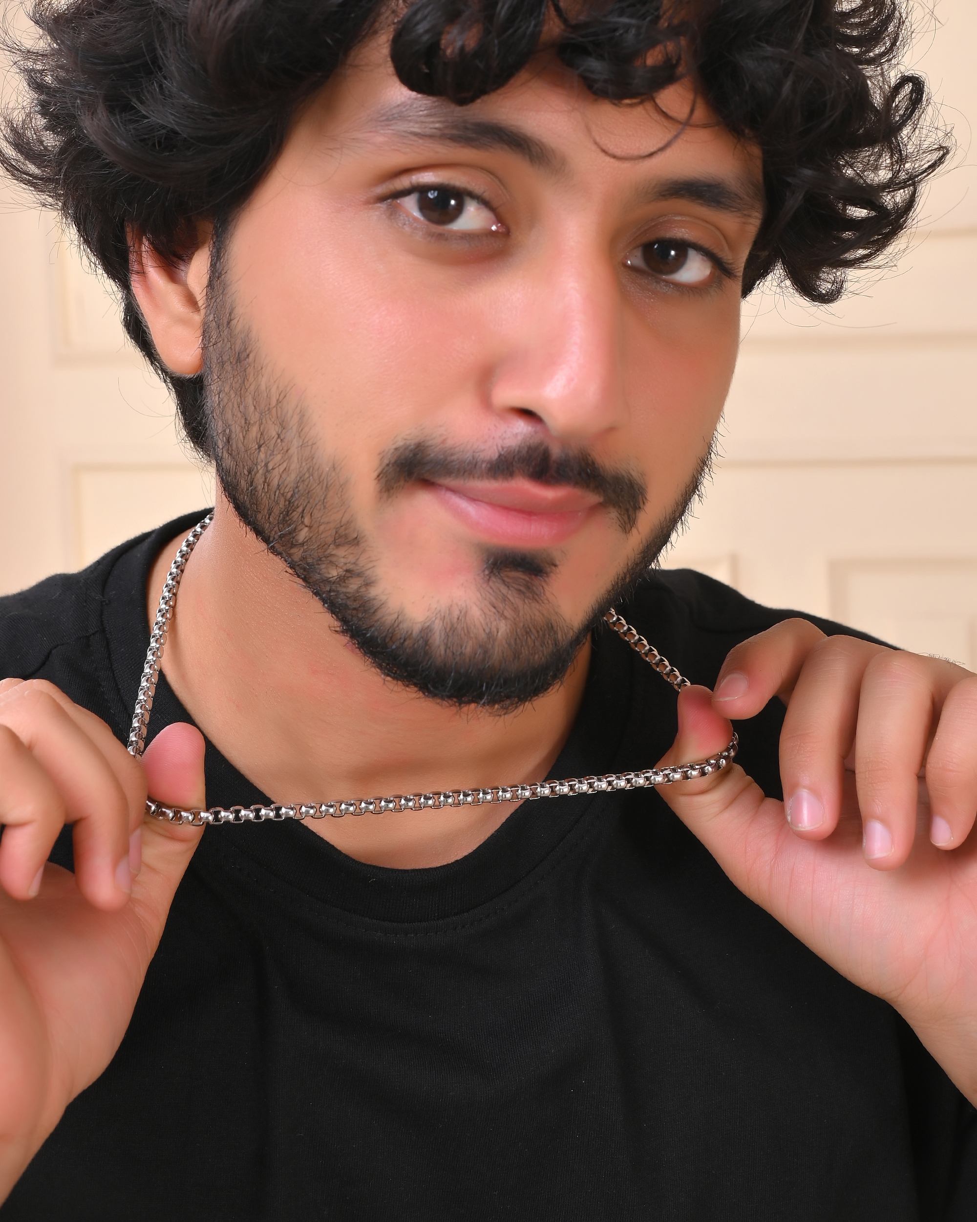 VOJ Men Stainless Steel Silver-Plated Minimal Chain