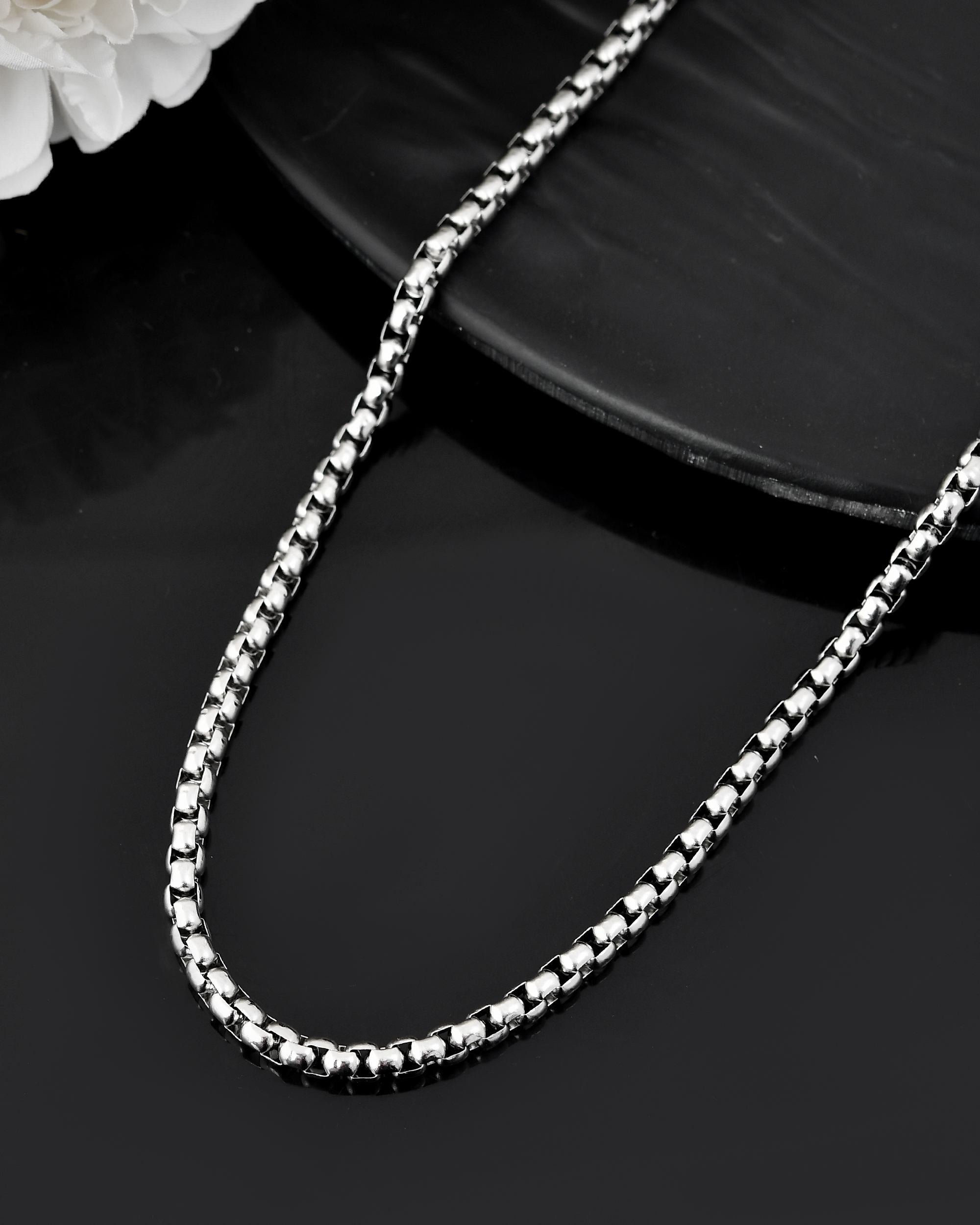 VOJ Men Stainless Steel Silver-Plated Minimal Chain