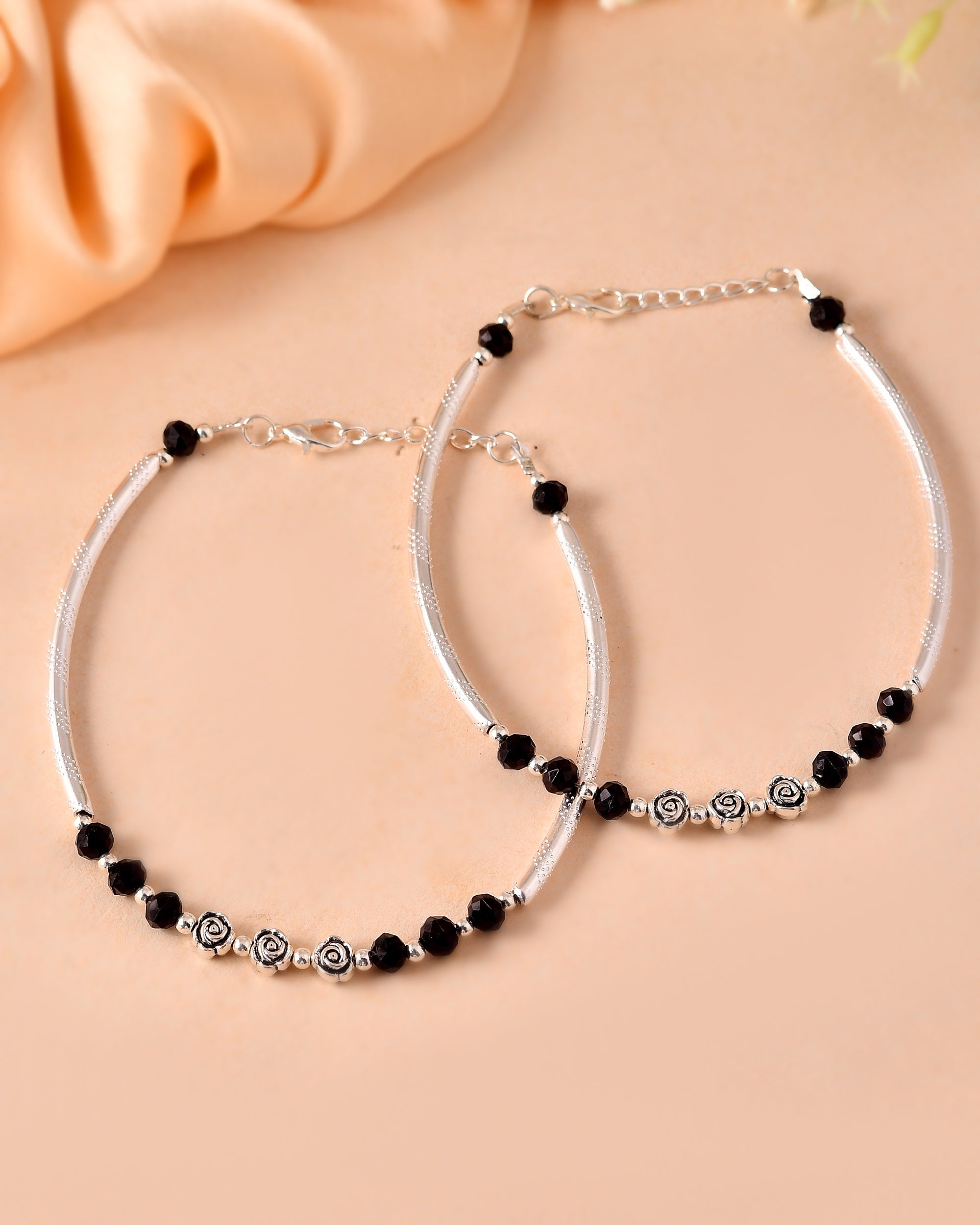 VOJ Set of 2 Silver Plated Black Artificial Beads Studded Anklet