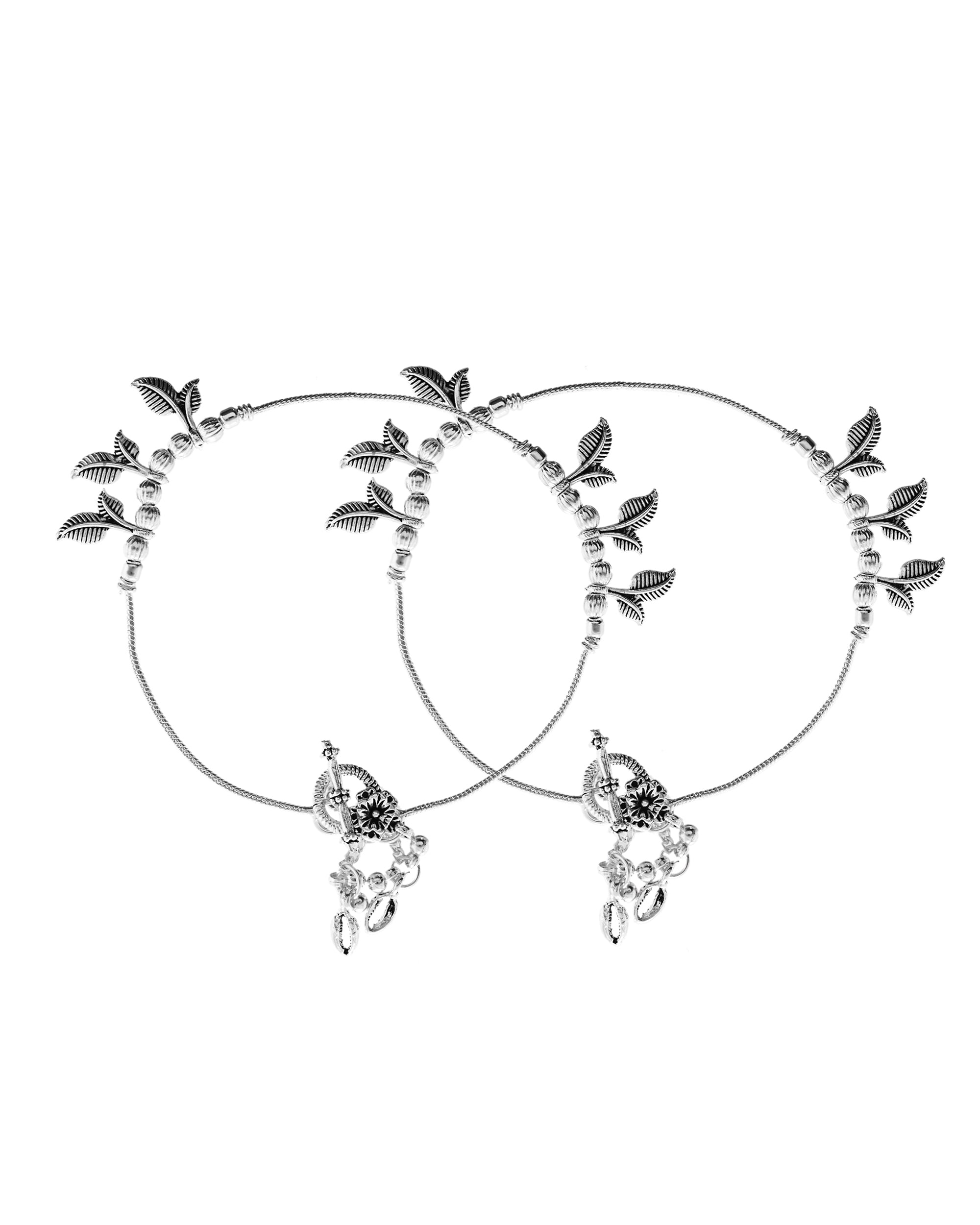 VOJ Set of 2 Silver Toned Leaf Designed Handcrafted Anklet
