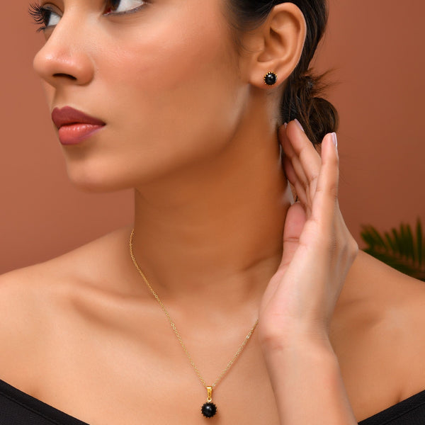 VOJ Gold Polished Stainless Steel Black Pearl Studded Chain Set