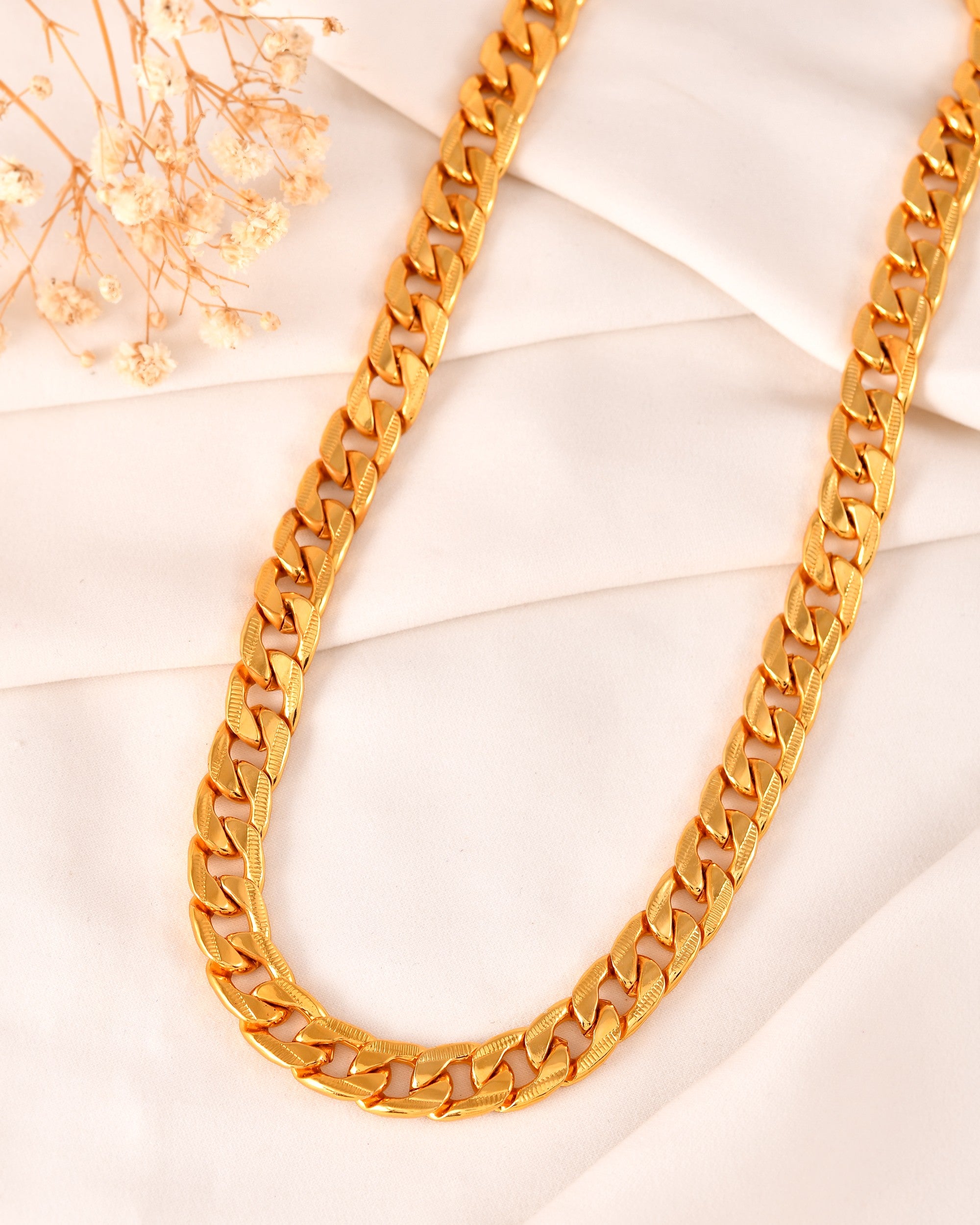 VOJ Gold Polished Stainless Steel Thick Linked Chain