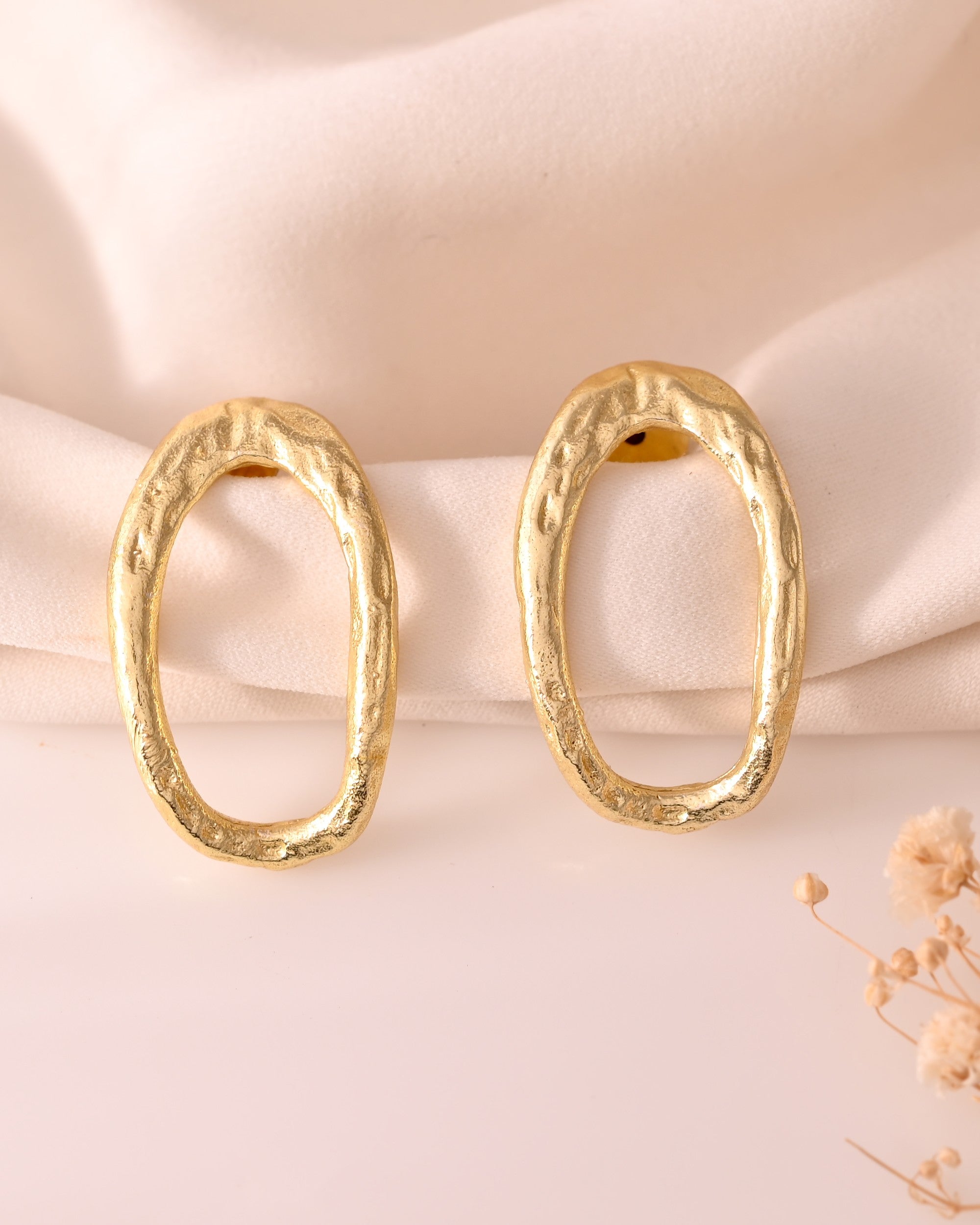 VOJ Gold Polished Anti Tarnished Oval Shaped Studs Earrings