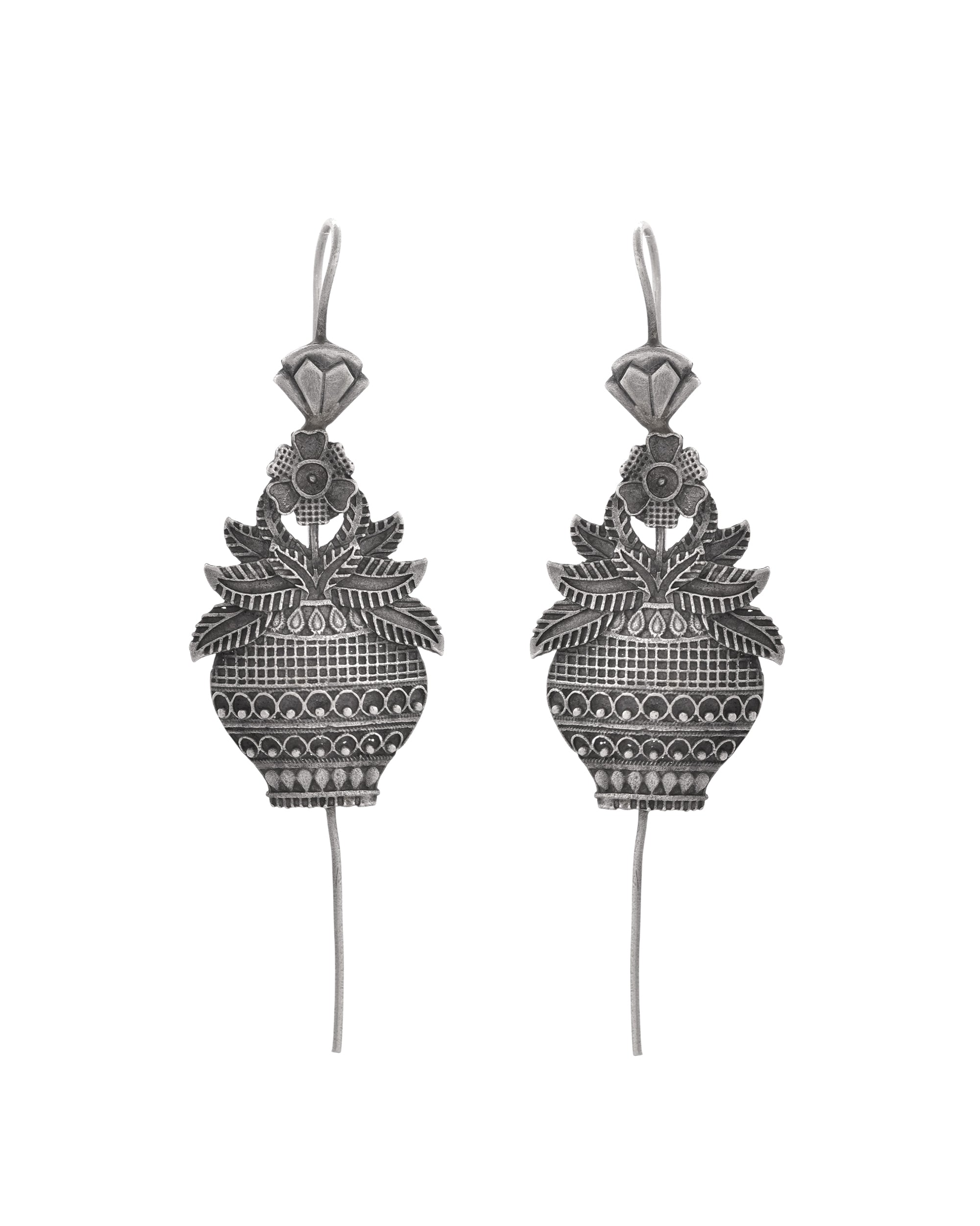 VOJ Silver Toned Designer Floral Shaped Ear Cuff