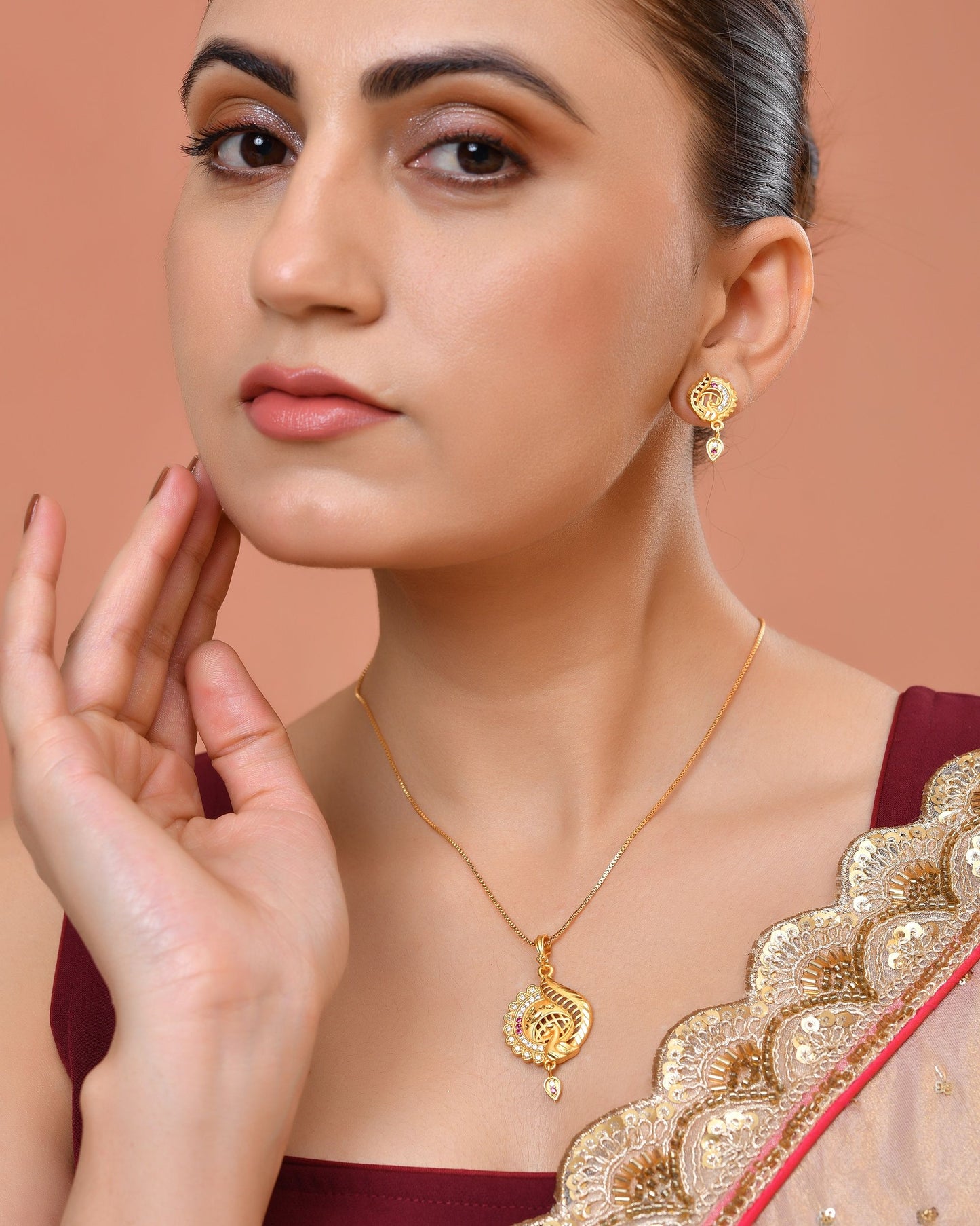 VOJ Gold Plated Elegant Design Chain Set - Dista