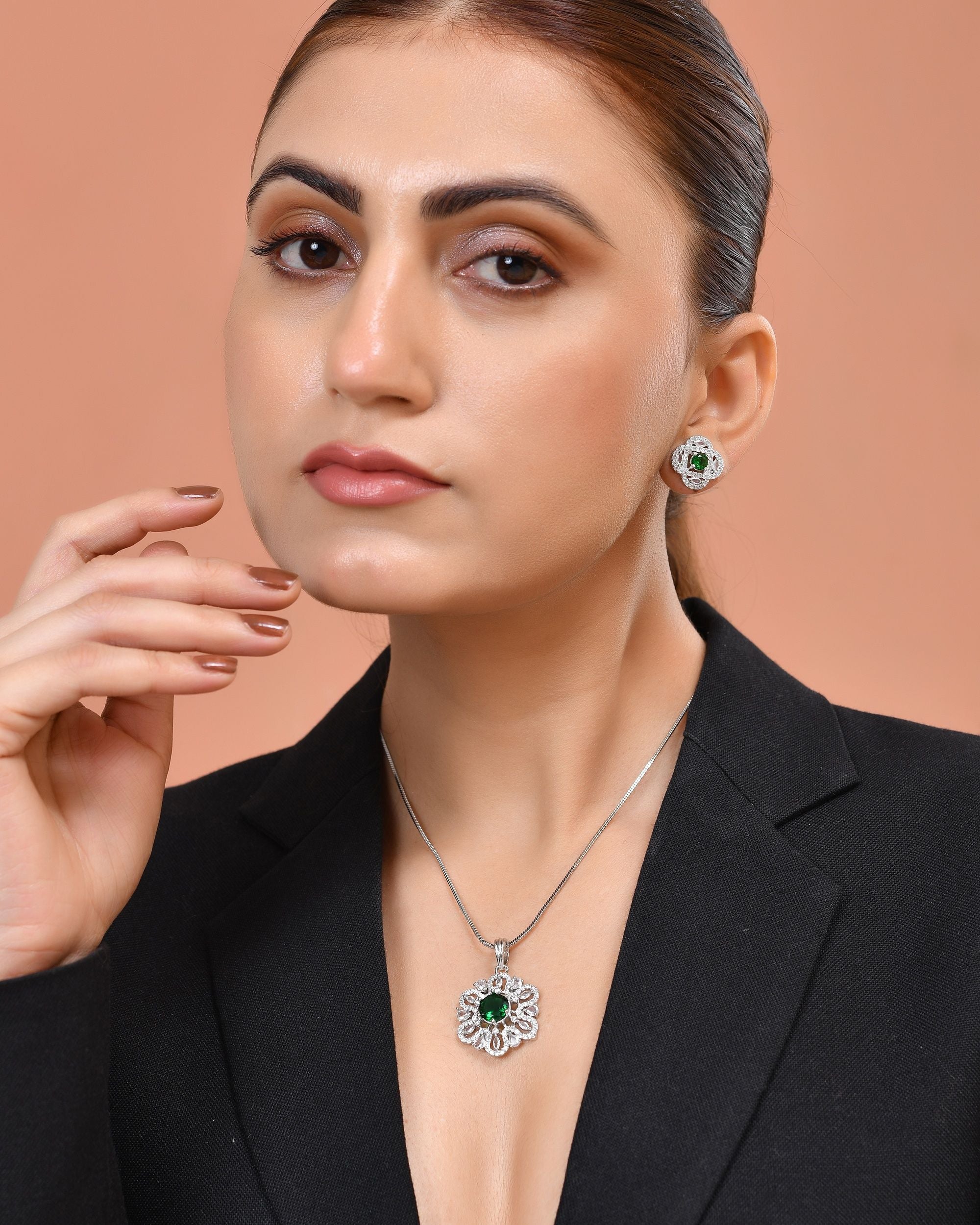 VOJ Silver Plated Floral Shaped Green Circular Ad Chain Set - Dista