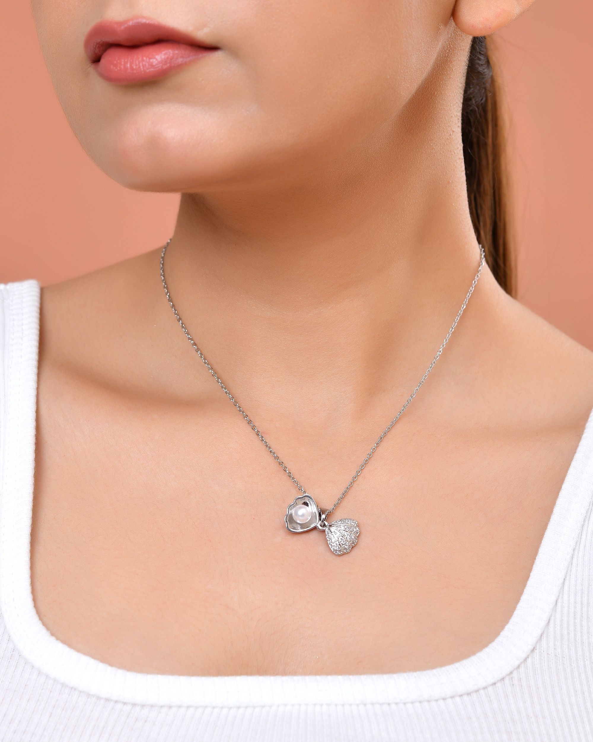 VOJ Elegant Silver-Plated Shell Design Pendant With Pearl Accent Necklace - Dista