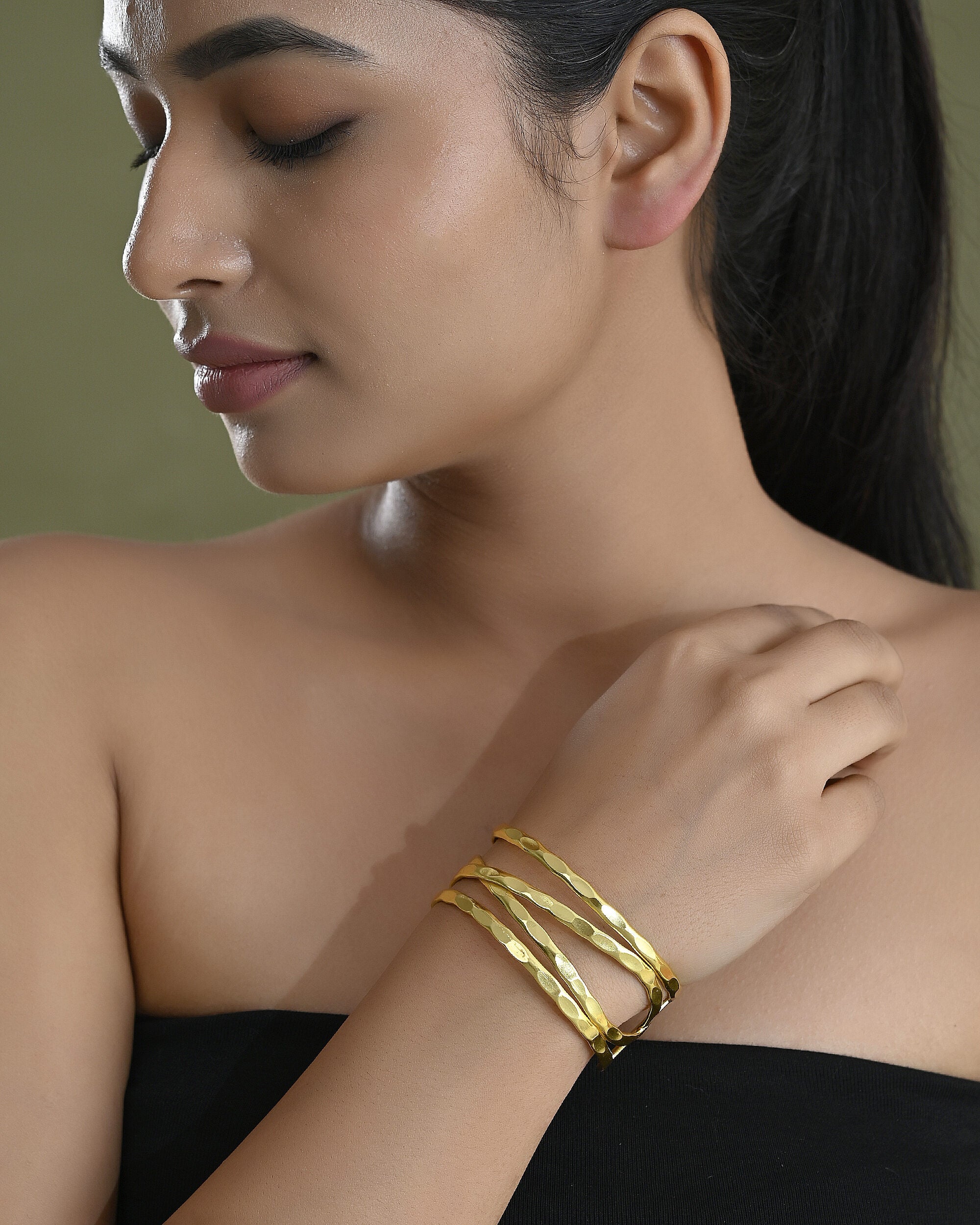 VOJ Gold-Polished Elegent Kada Bracelet - Distacart