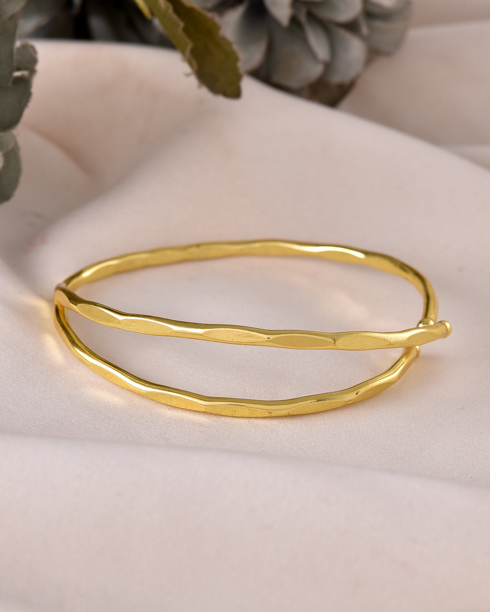 VOJ Gold-Polished Elegent Stylish Kada Bracelet - Distacart