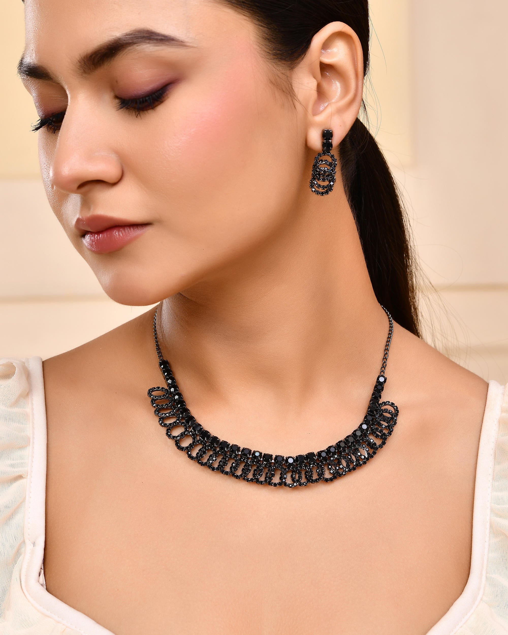 VOJ Black Circular Stone Studded Jewellery Set - Distacart
