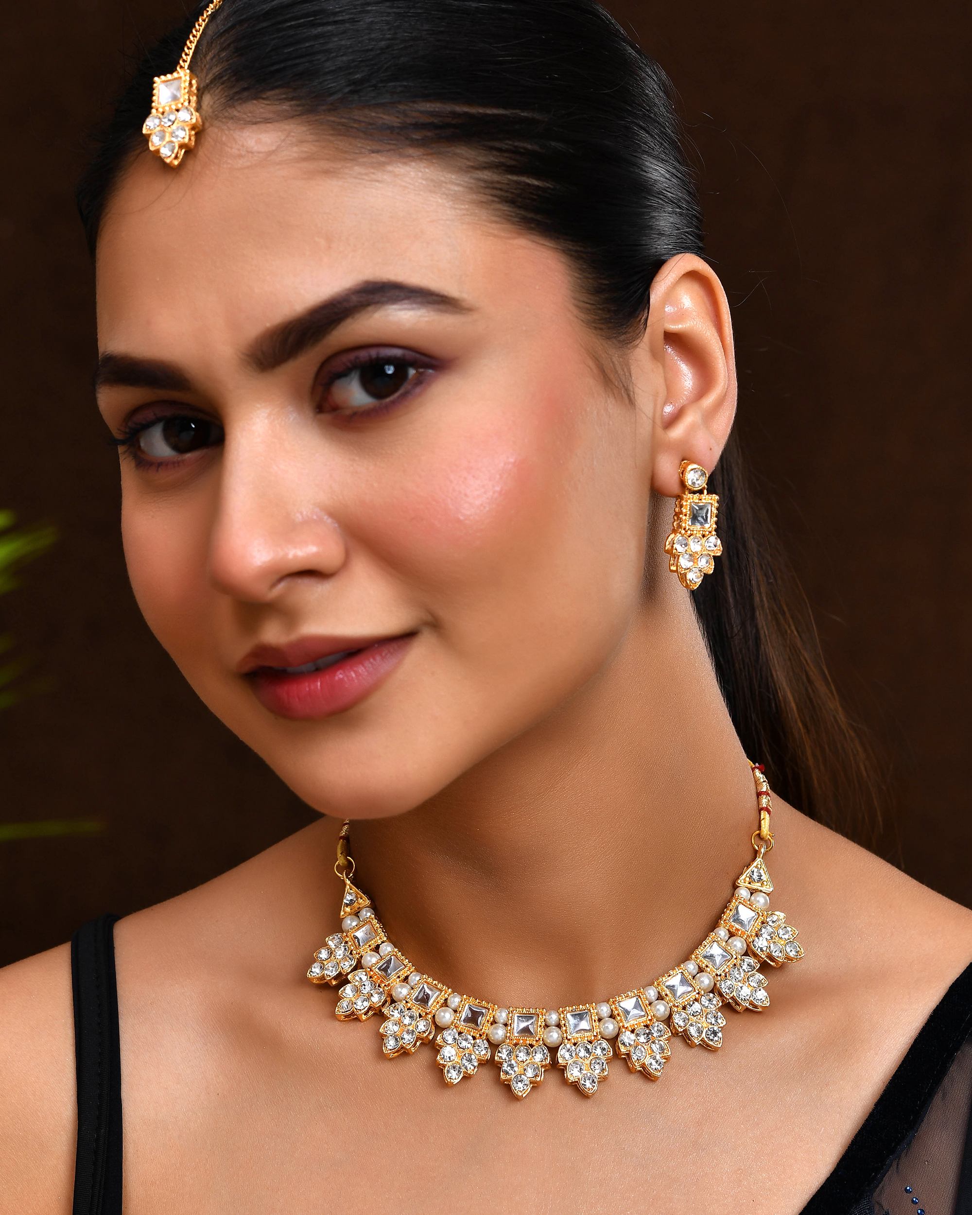 VOJ Gold Polished Stone Studded Necklace Set With Maang Tikka