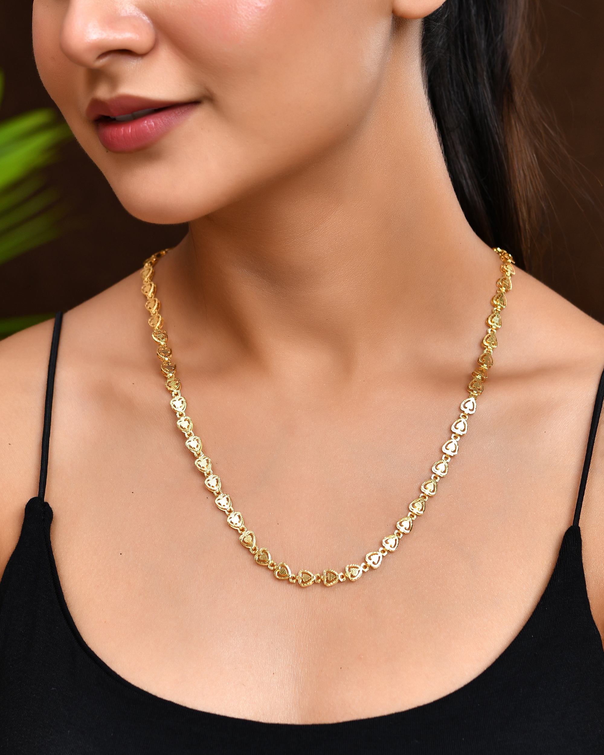 VOJ Gold Polished Heart Shaped Stainless Steel Chain For Women