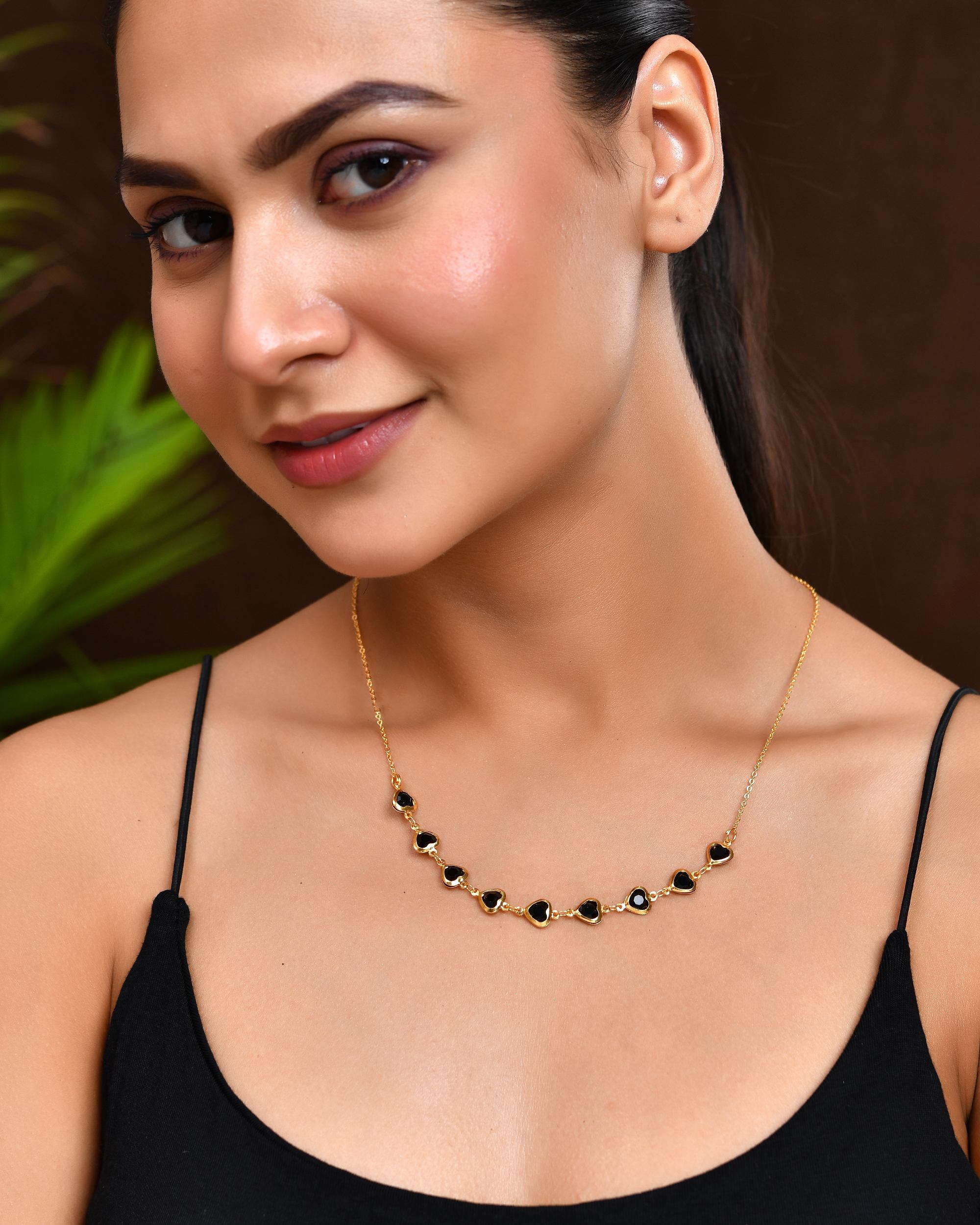 VOJ Gold Polished Stainless Steel Black Hear Shaped Stone Chain