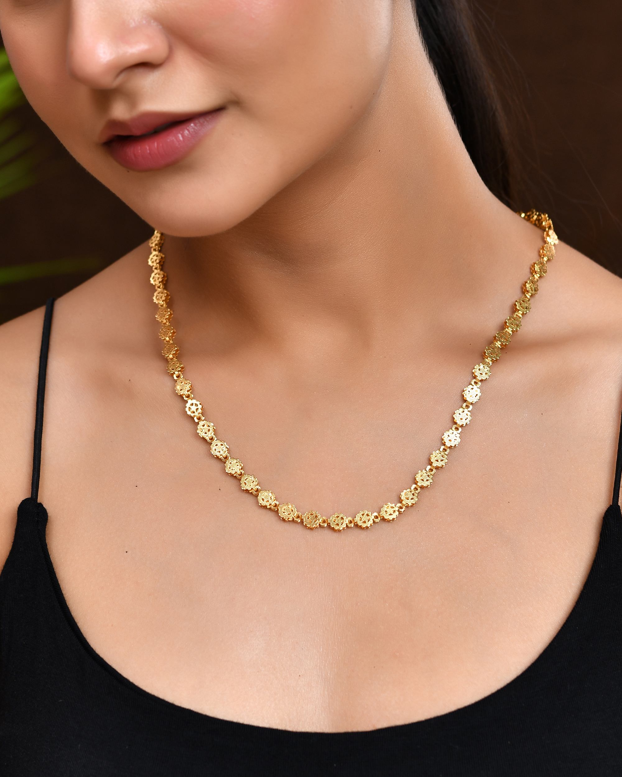 VOJ Women Gold Polished Geometric Shaped Stainless Steel Chain