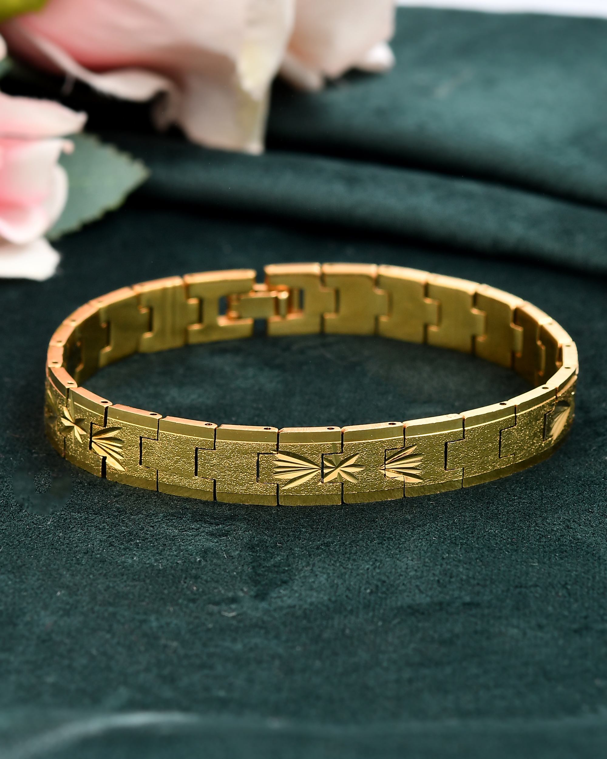 VOJ Stainless Steel Men's Gold Polished Textured Bracelet