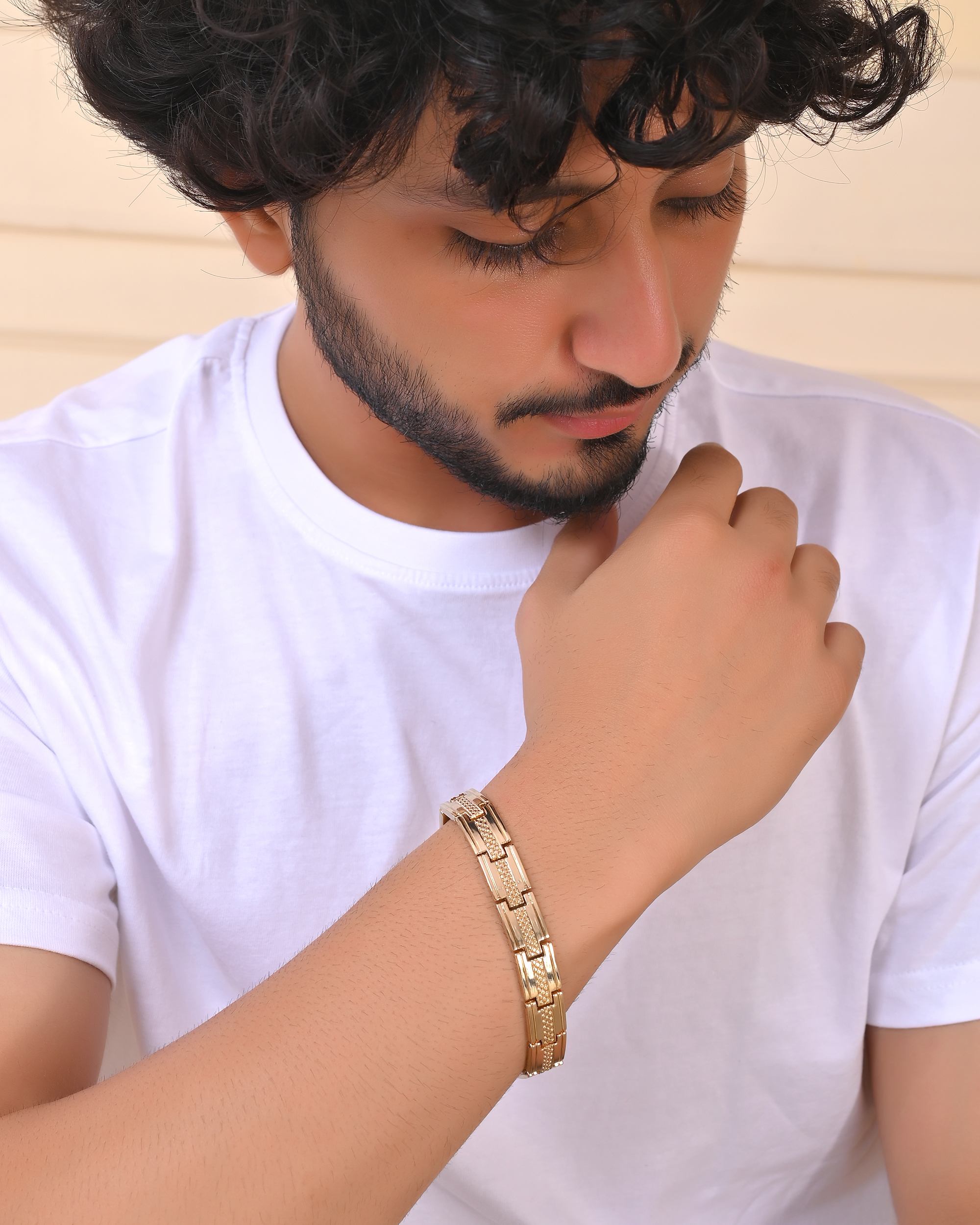 VOJ Men Gold-Toned Stainless Steel Grid Pattern Chain Bracelet