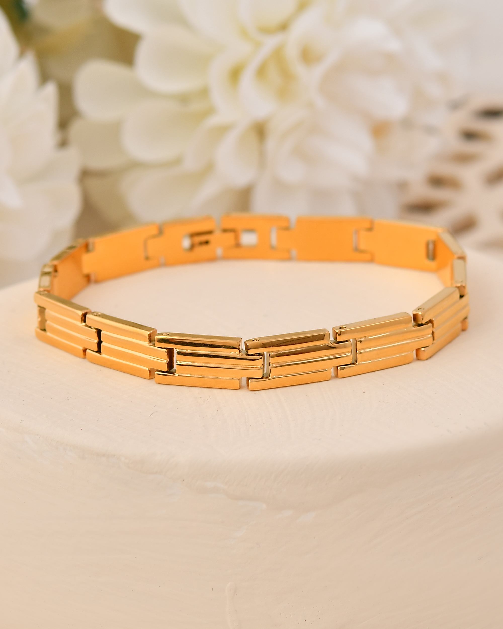 VOJ Gold Polished Linked Designed Bracelet For Men's