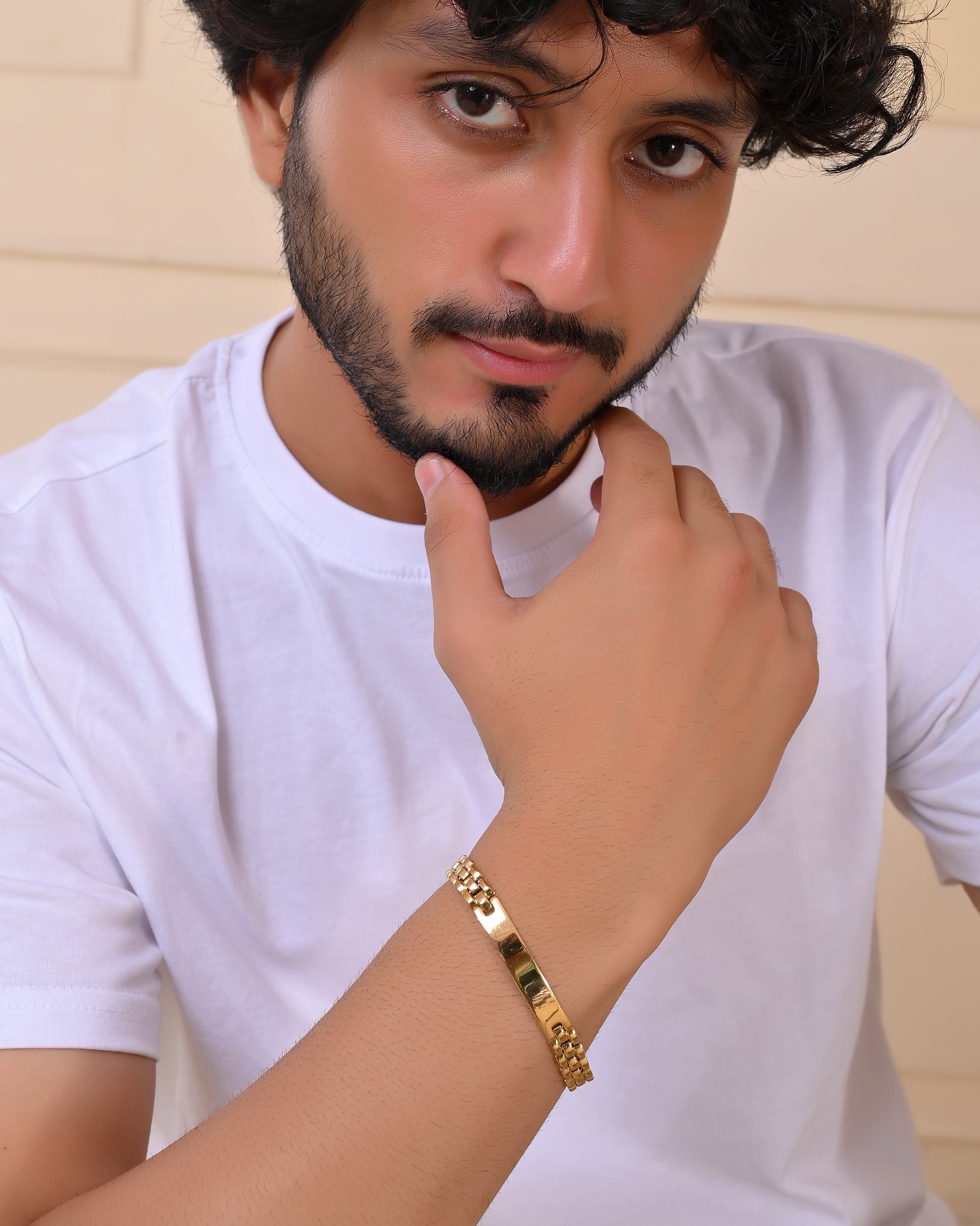 VOJ Men Gold Polished Link Bracelet
