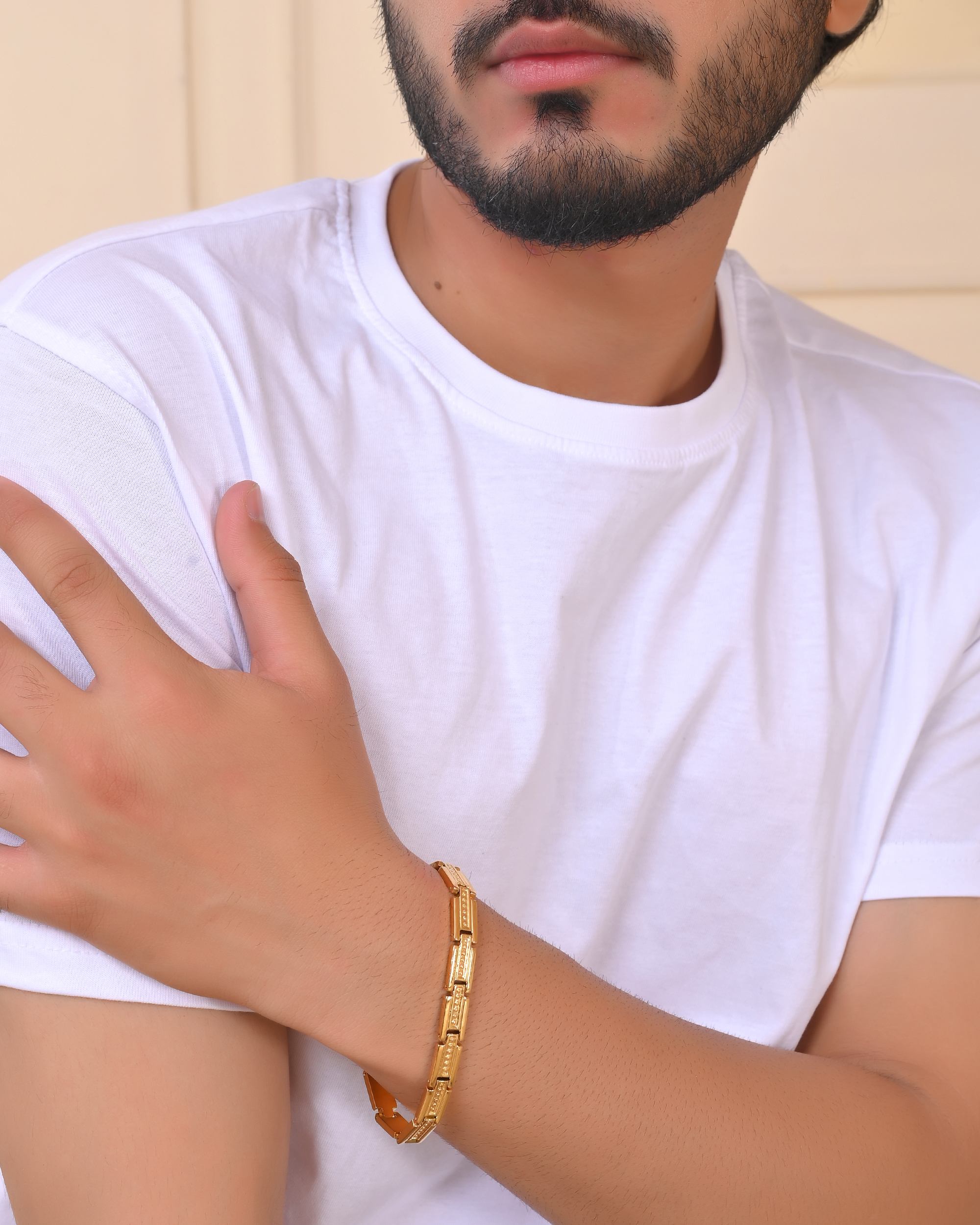 VOJ Men Gold Polished Textural Link Bracelet