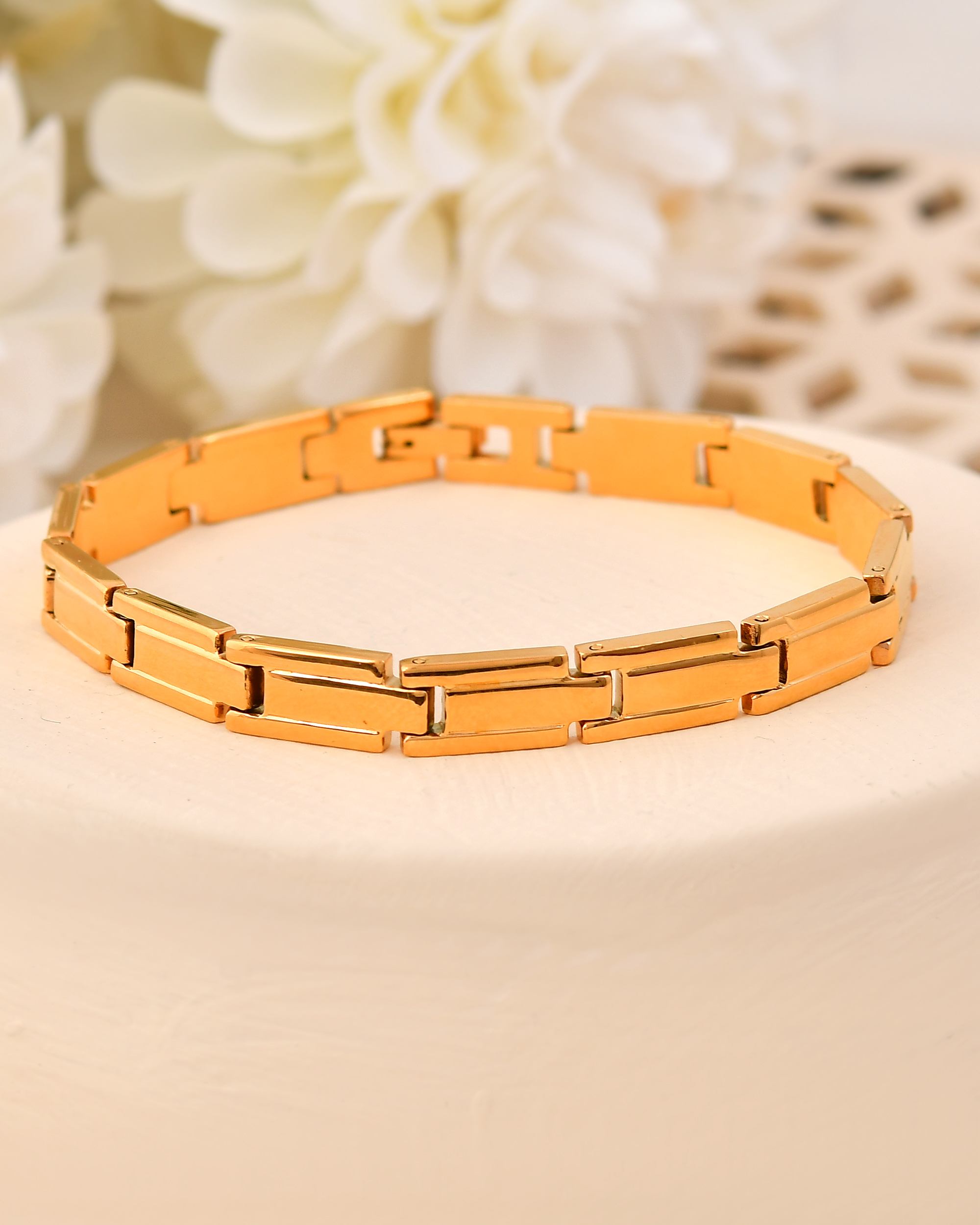 VOJ Gold Toned Linked Minimal Bracelet For Men's