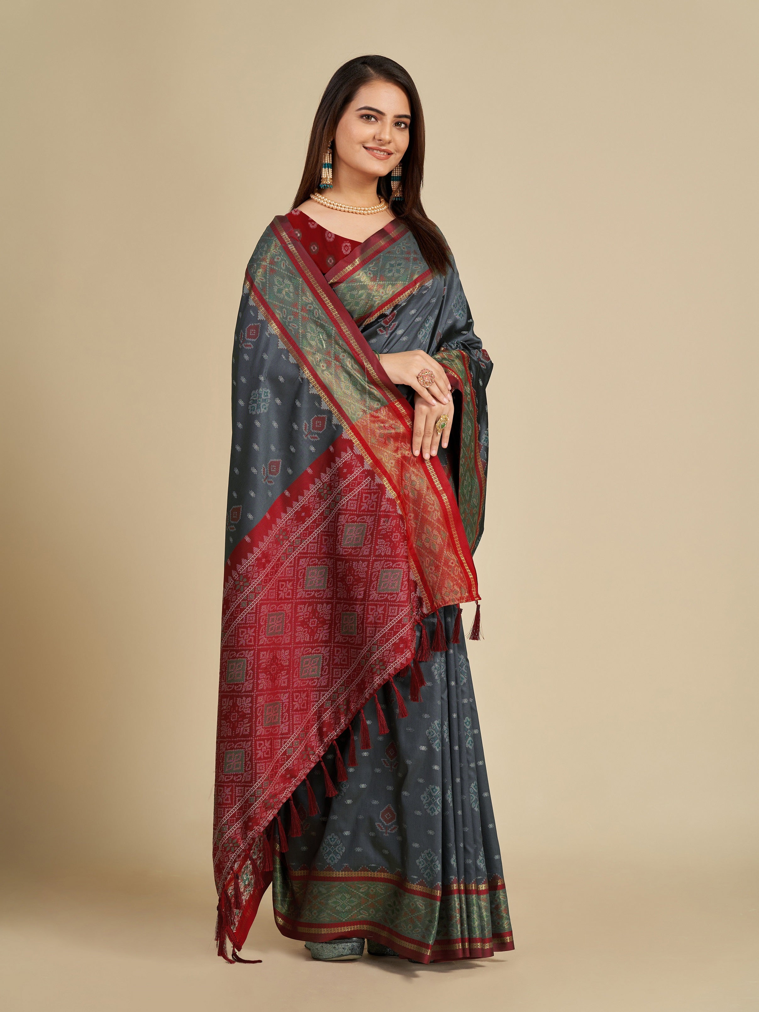 Vedant Vastram Grey Color Kanjeevaram Silk Saree - Grey - Distacart