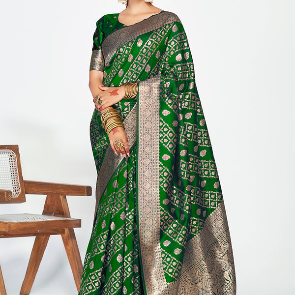 Vellora Emerald Green Soft Silk Royal Zari Weaving Saree