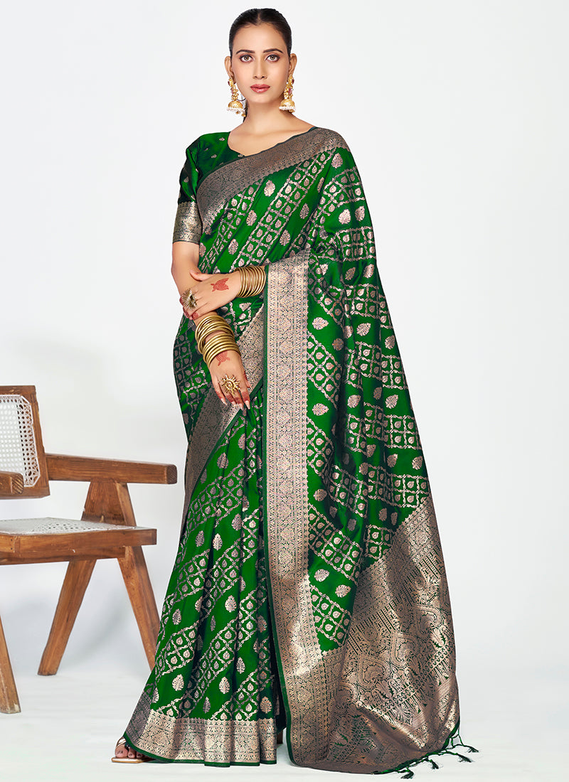 Vellora Emerald Green Soft Silk Royal Zari Weaving Saree